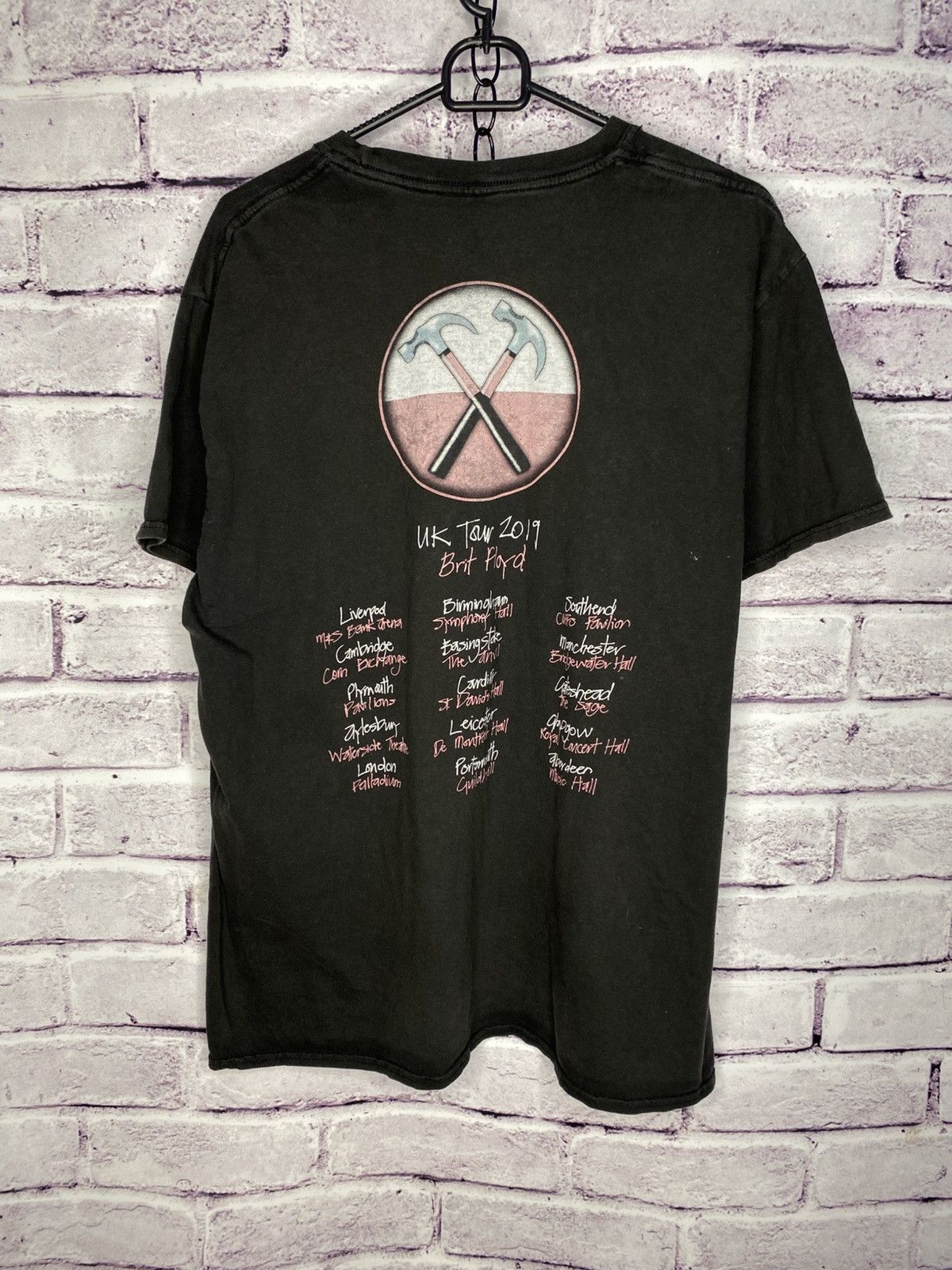 Band Tees Men's T-Shirt Brit Floyd UK Tour 2019 40 Years Of The Wall Size US XL / EU 56 / 4 - 8 Thumbnail