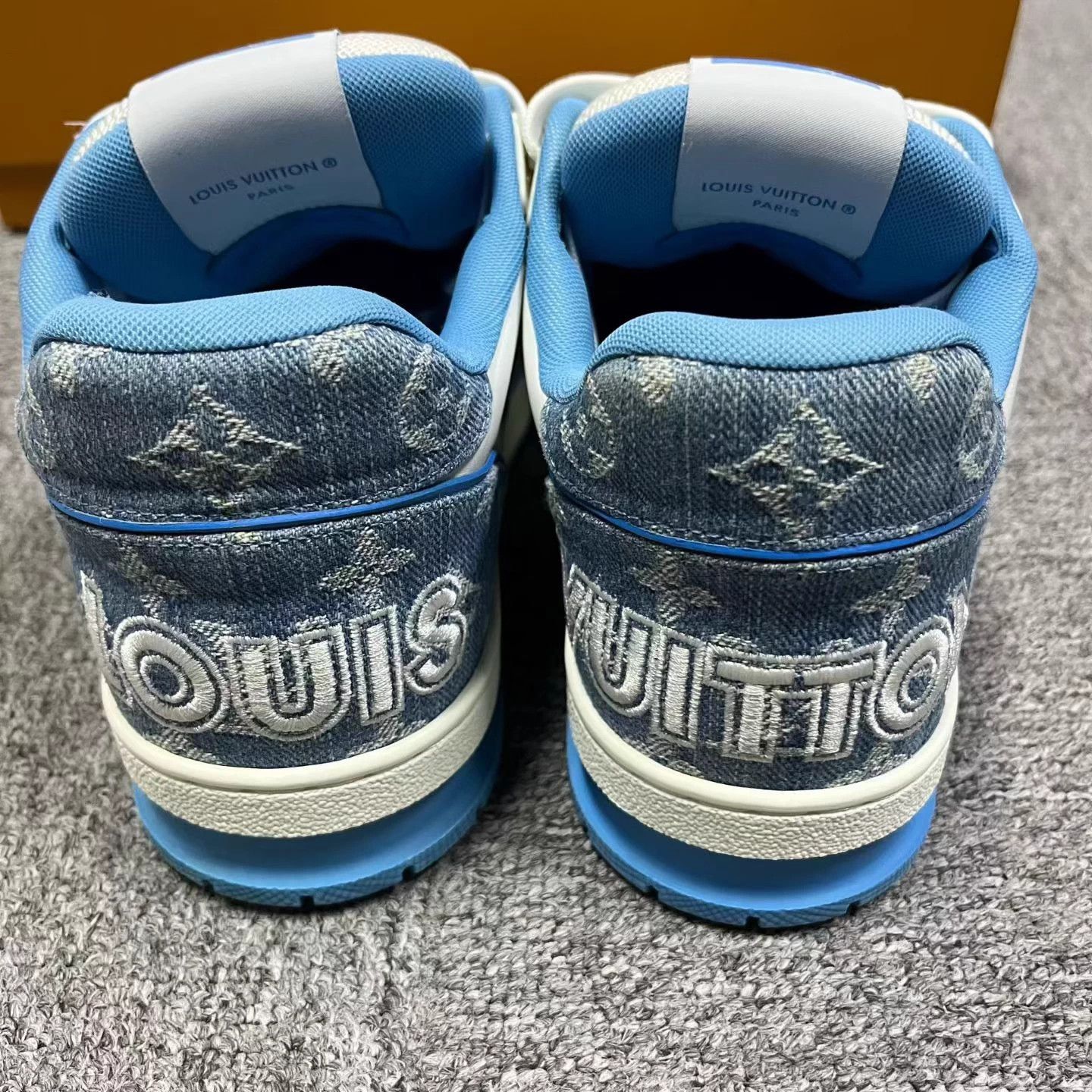 Louis Vuitton LV Blue/White Floral Leather Low-Top Sneakers 6.5 US Size US 6.5 / IT 36.5 - 4 Thumbnail