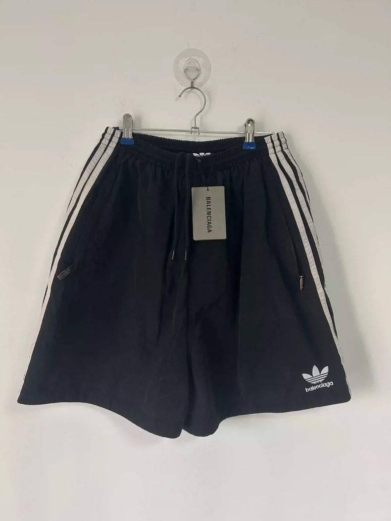 Balenciaga Balenciaga 23 Latest Black Side White Bar Logo Shorts 2504- Size US 44 / EU 60 - 1 Thumbnail