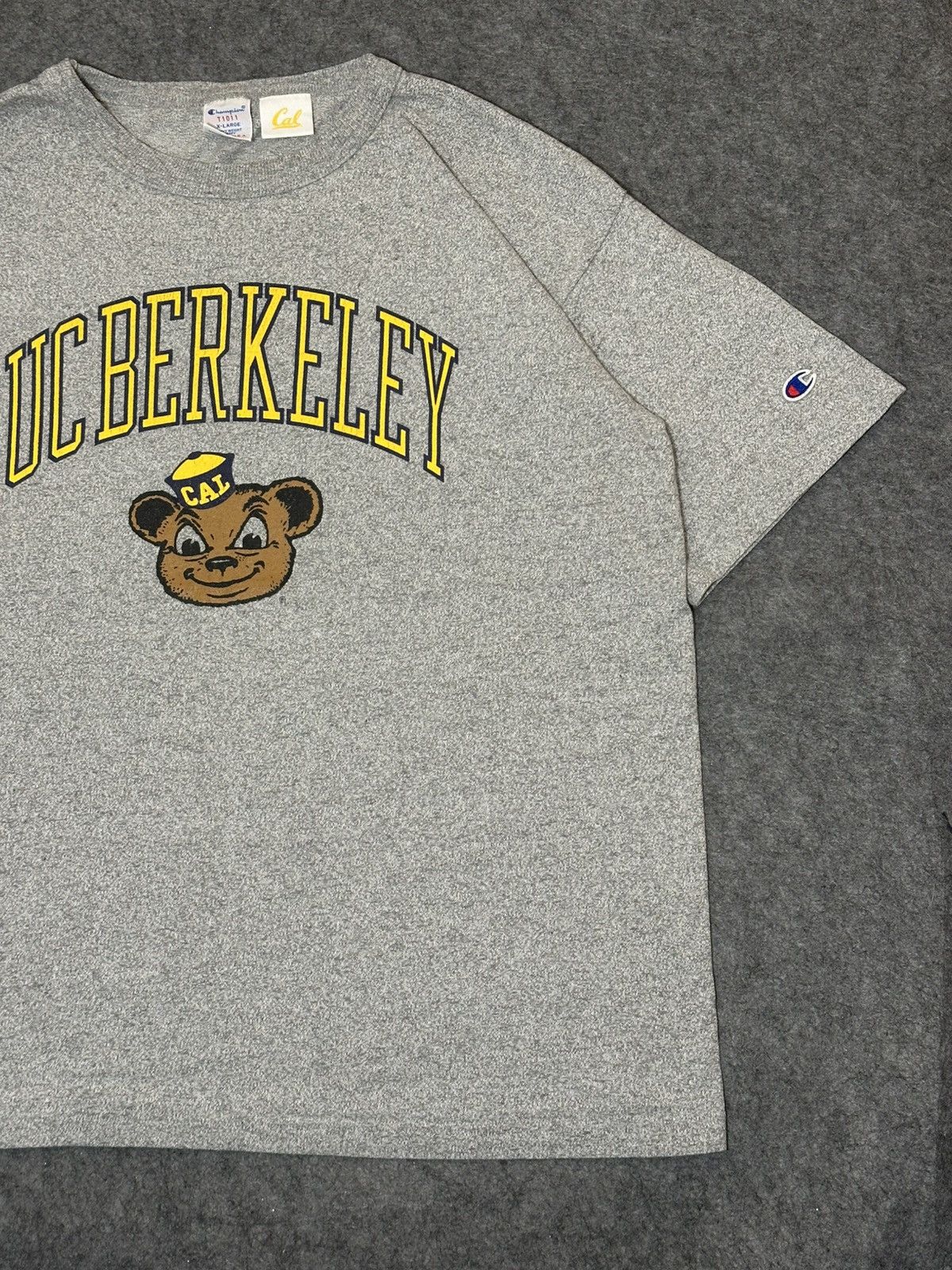 Champion Vintage Champion U.S.A. T1011 UC Berkeley school's mascot. Size US XL / EU 56 / 4 - 5 Thumbnail