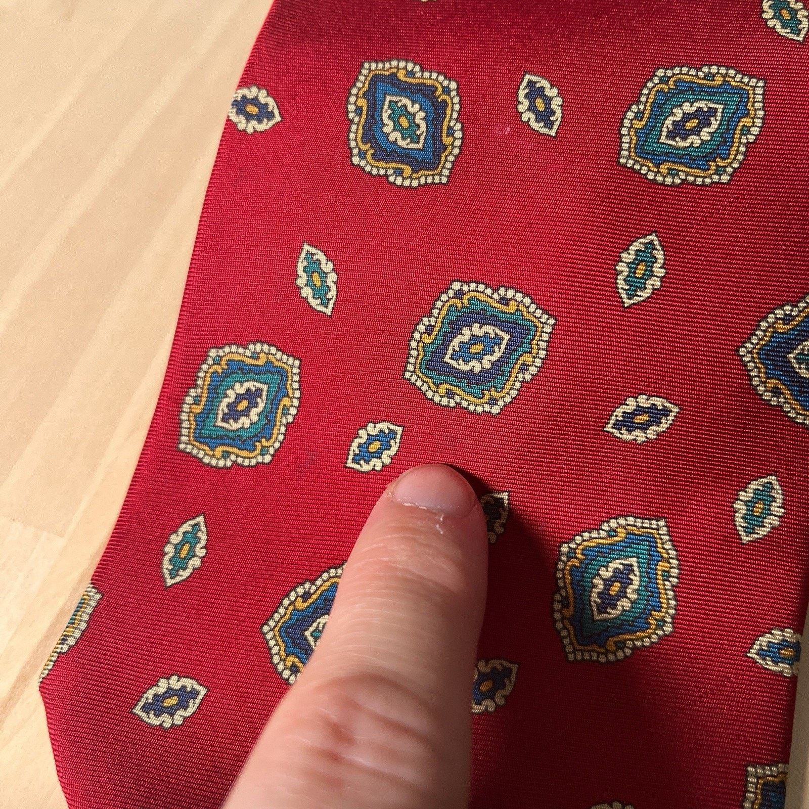 Dior Christian Dior Tie Red Medallion USA Silk Vintage Necktie Size ONE SIZE - 5 Thumbnail