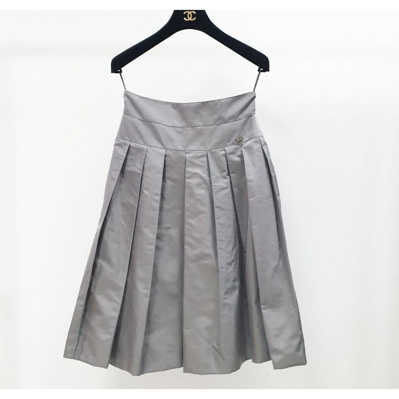 Chanel Chanel Gray Silk Knee Length Skirt Sz.38 Size 27" / US 4 / IT 40 - 1 Thumbnail