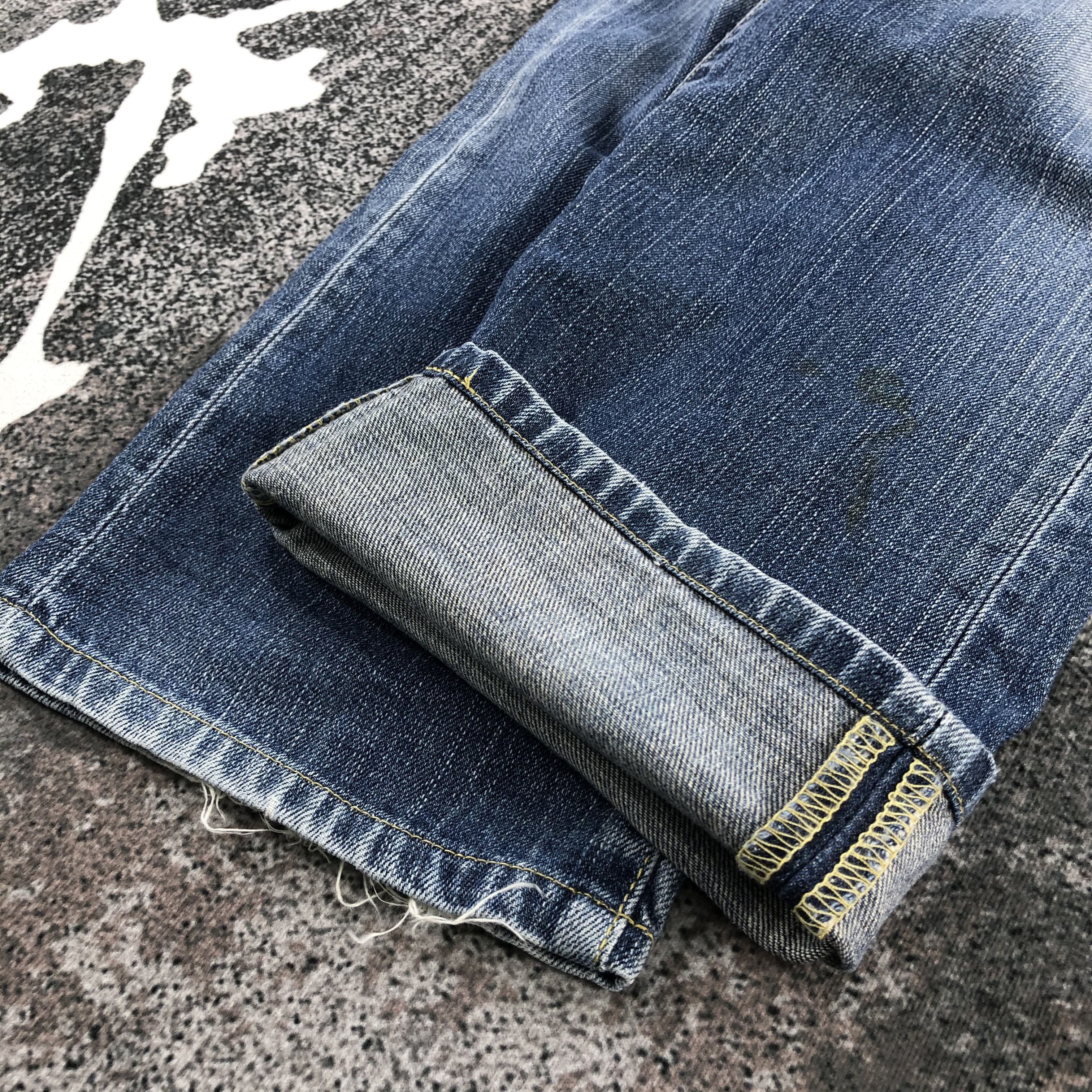 Levi's Vintage Levis 505 Jeans Distressed Denim KJ850 Size US 34 / EU 50 - 7 Thumbnail