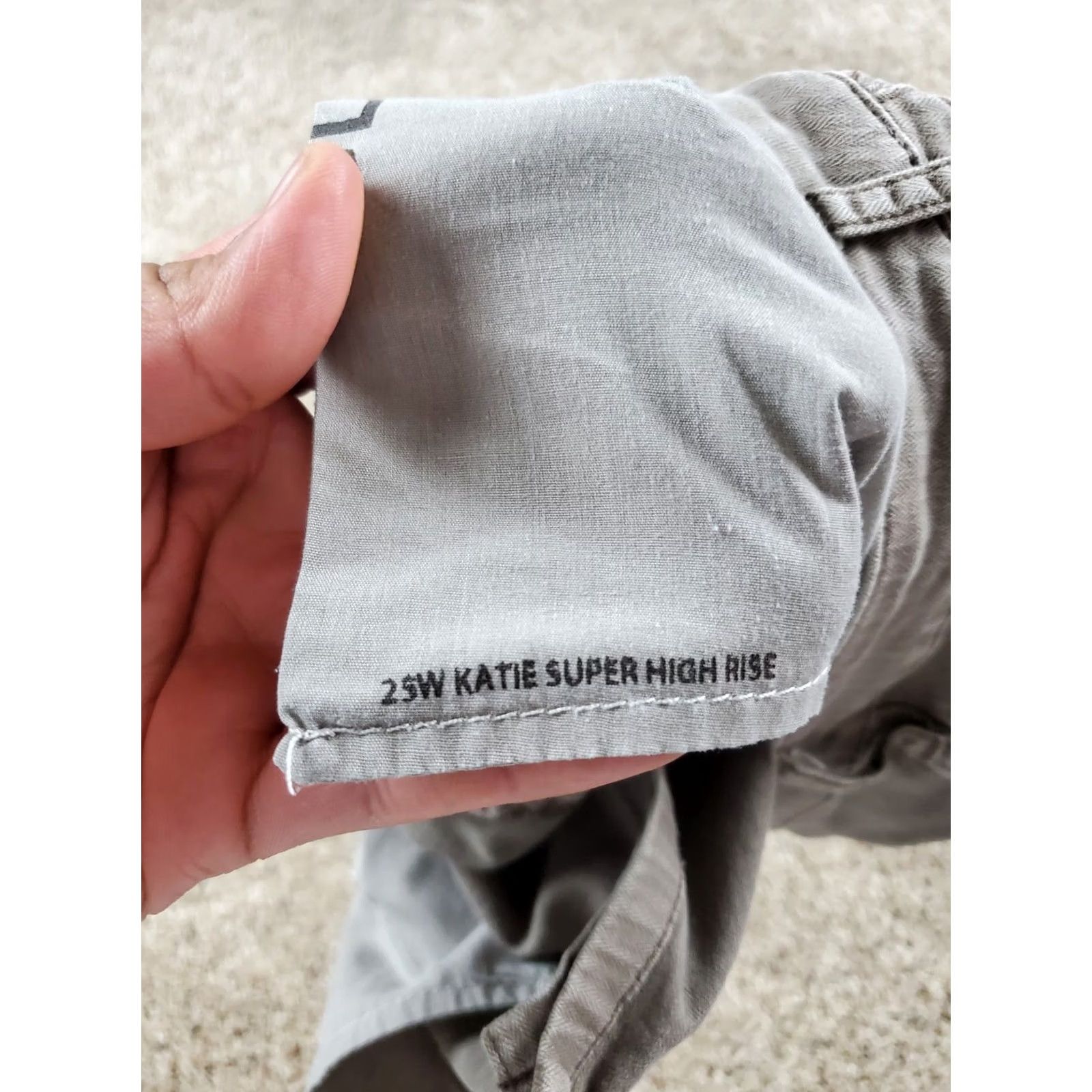 Bdg BDG Katie Super High Rise Shorts Size 25 Womens Gray Denim Size 42" / US 20 - 4 Thumbnail