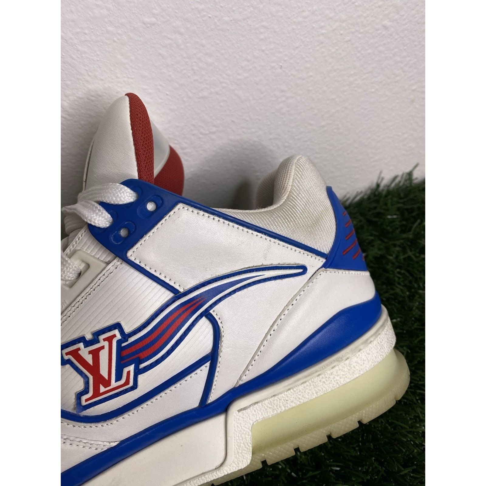 Louis Vuitton Size 8 LV - Louis Vuitton ‘White Red Blue’ Mid Trainer Size US 9 / EU 42 - 7 Thumbnail