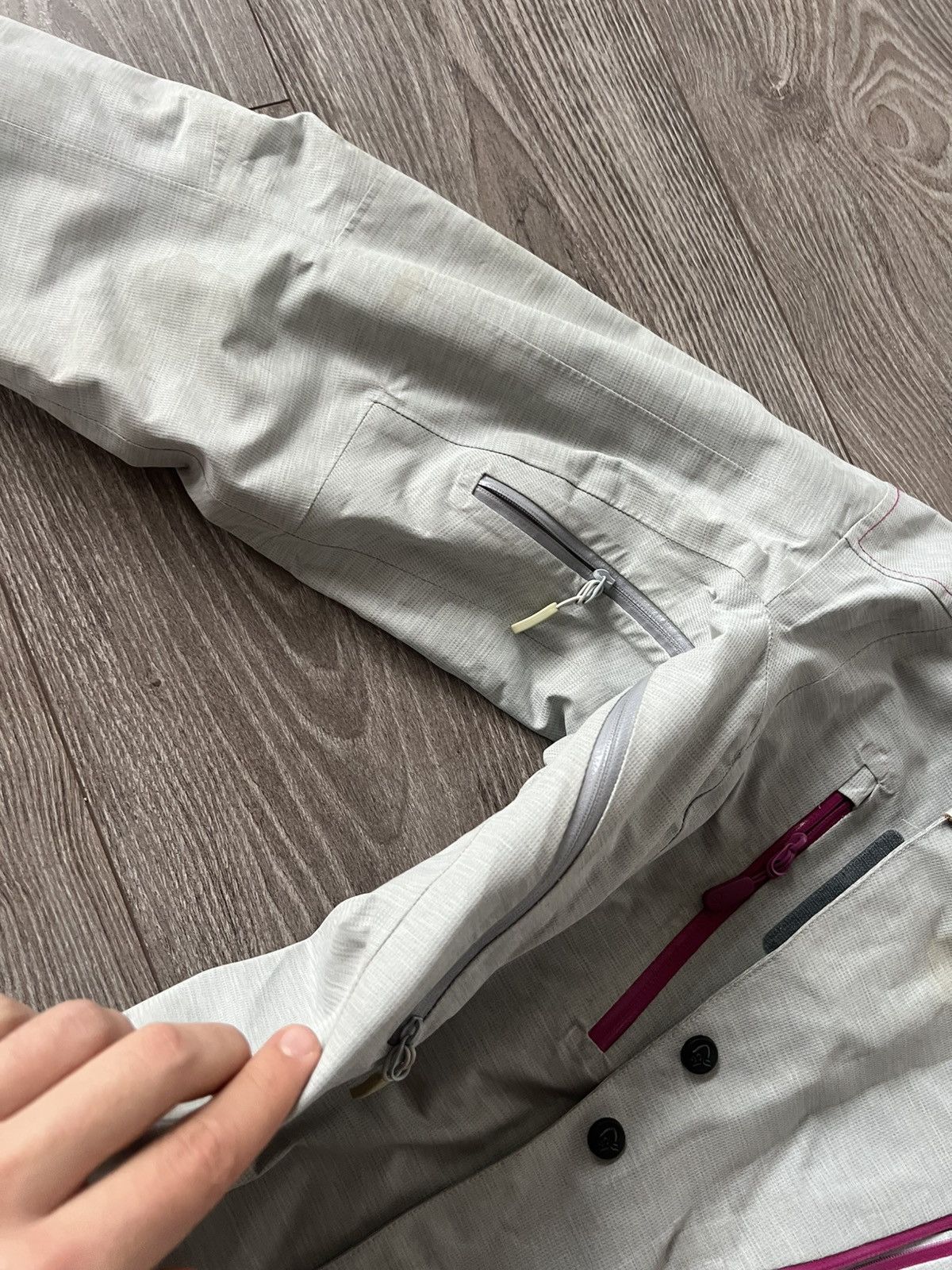 Norrona Norrona Gore-Tex Roldal Rare Gorpcore Insulated Pro Jacket Size S / US 4 / IT 40 - 12 Thumbnail