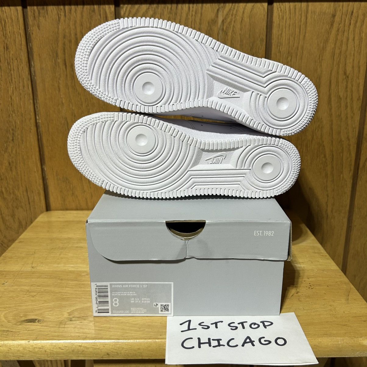 Nike Nike Air Force 1 Low '07 Triple White DD8959-100 Women’s 8 Size US 8 / IT 38 - 7 Thumbnail