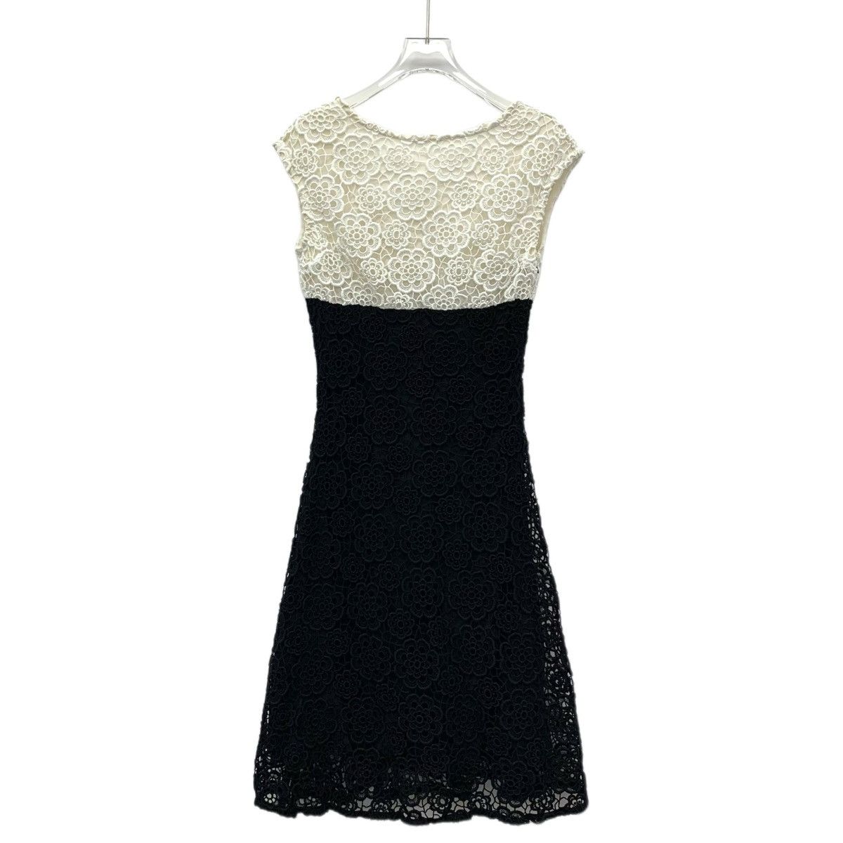 Dior Dior Floral Lace Hollow Embroidered Sleeveless Dress K26WX Size XS / US 0-2 / IT 36-38 - 1 Thumbnail