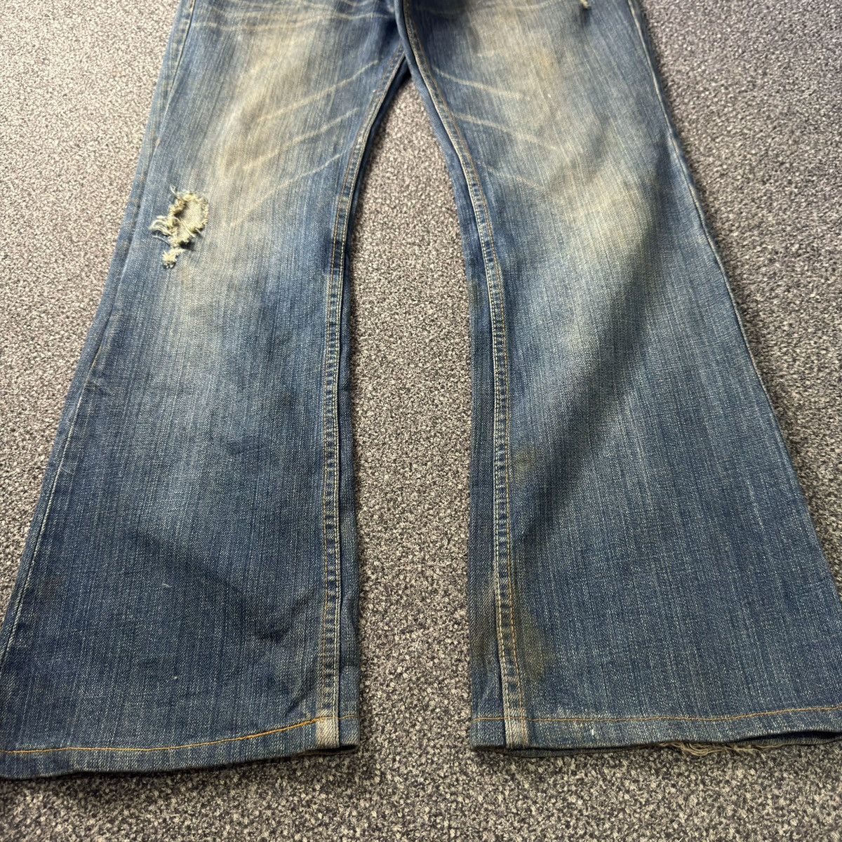 Hysteric Glamour 🇯🇵 Japanese Flared Y2k Root Three Dirty Wash Distressed Denim Size US 31 - 8 Thumbnail
