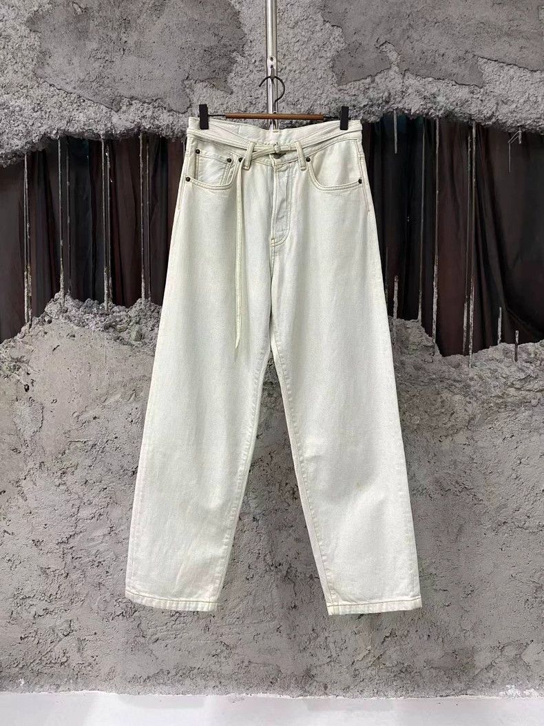 Acne Studios Acne Studios White straight-leg jeans Size US 26 / EU 42 - 1 Thumbnail