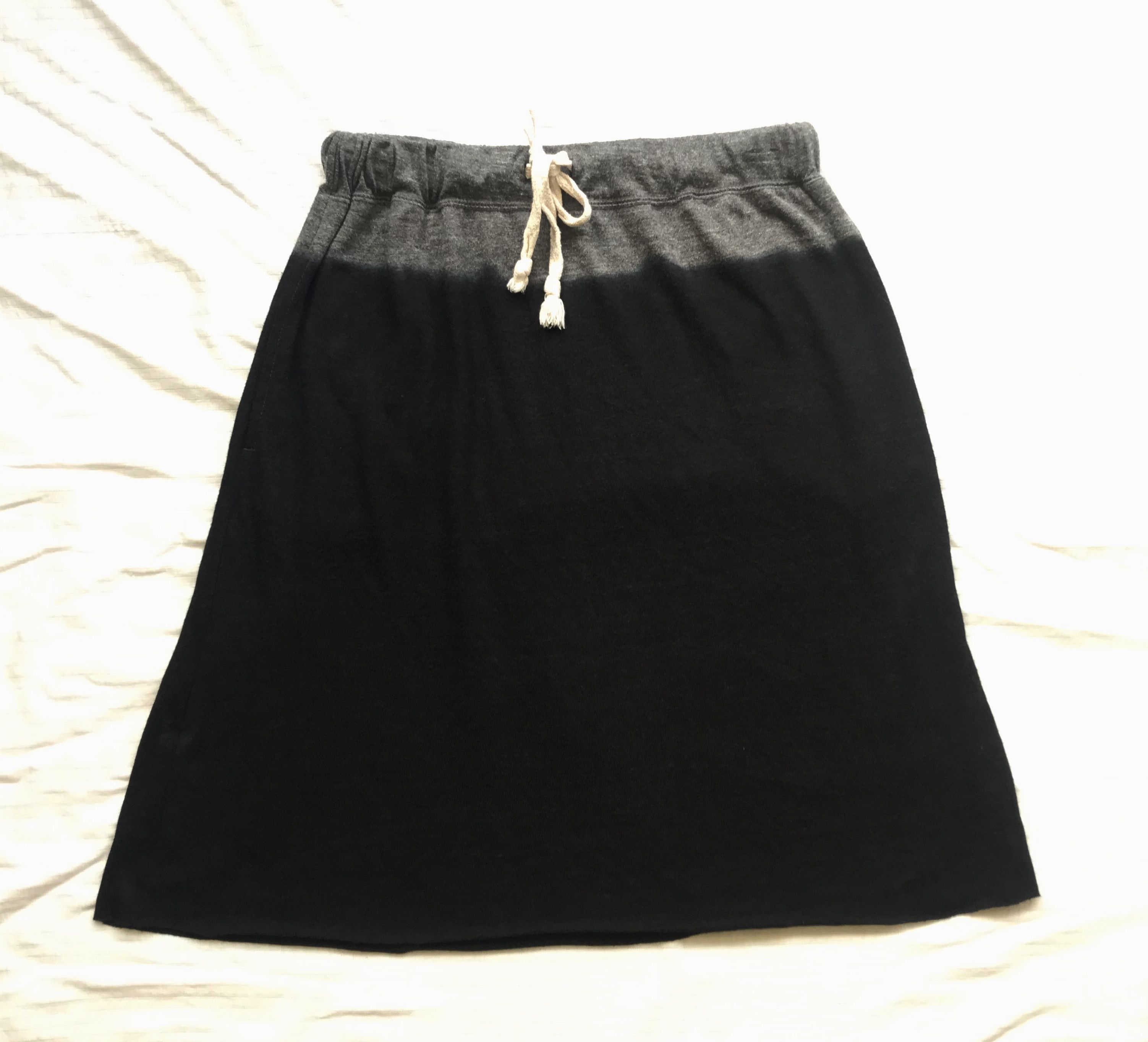 Ron Herman (SK27) RHC Ron Herman Gray Black Sweat Knee Drawstring Skirt Size 26" / US 2 / IT 38 - 1 Thumbnail