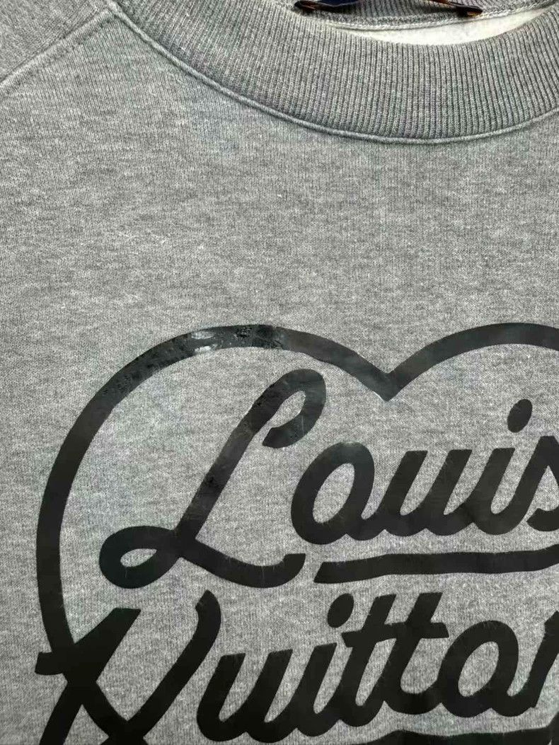 Louis Vuitton Louis Vuitton Grey Love long sleeves Size US L / EU 52-54 / 3 - 5 Thumbnail