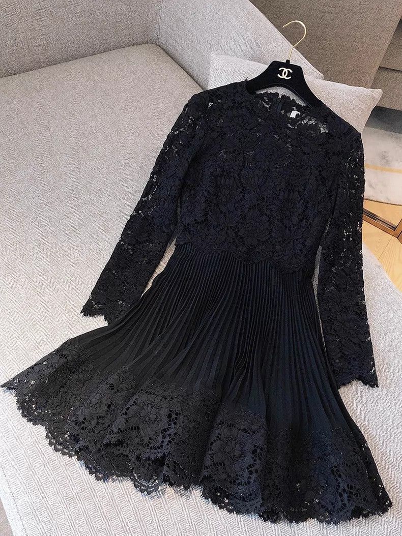 Valentino Valentino Black lace pleated dress Size XS / US 0-2 / IT 36-38 - 1 Thumbnail