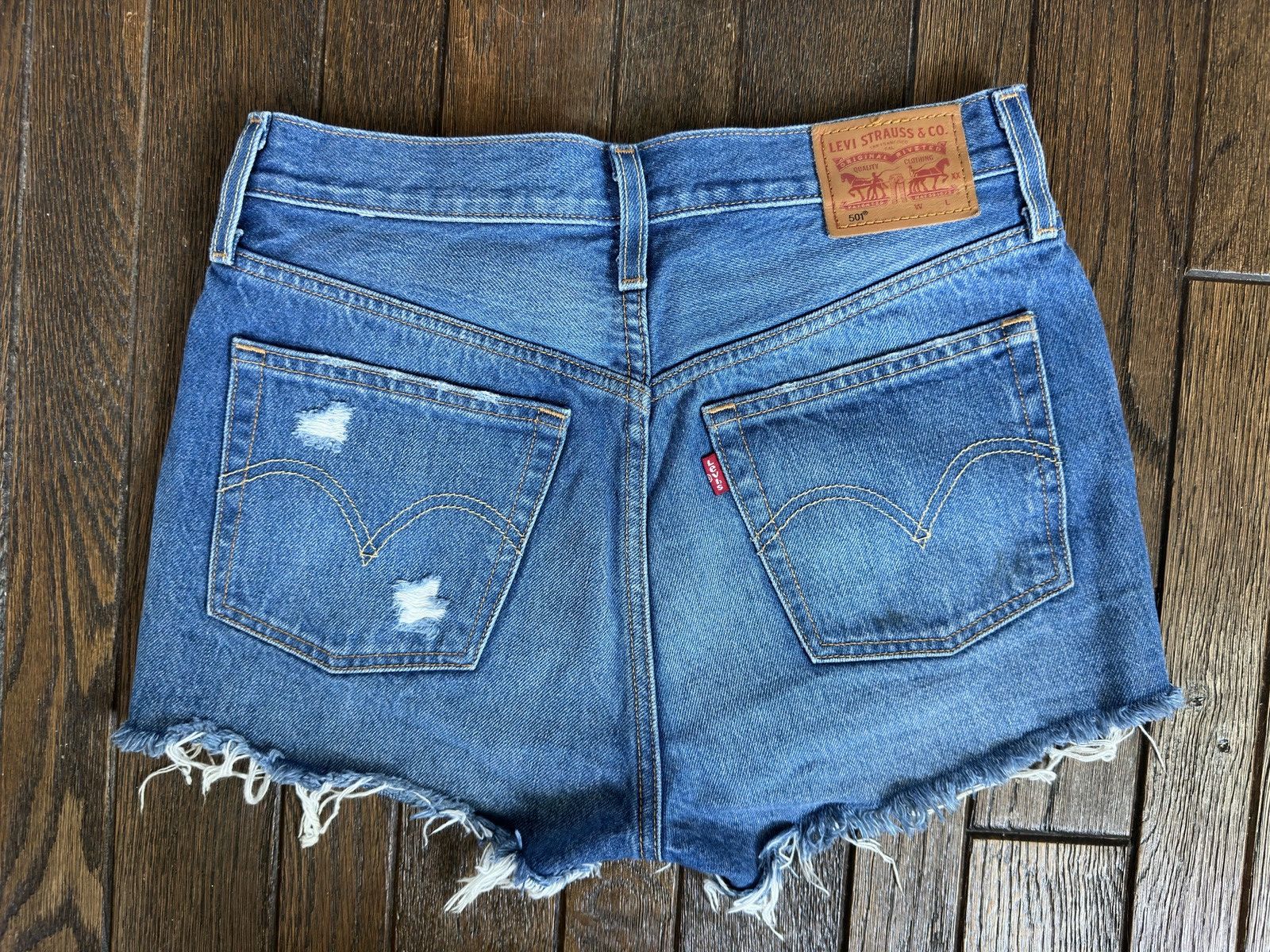 Levi's High waisted Levi’s Denim Shorts Size 28" / US 6 / IT 42 - 2 Thumbnail