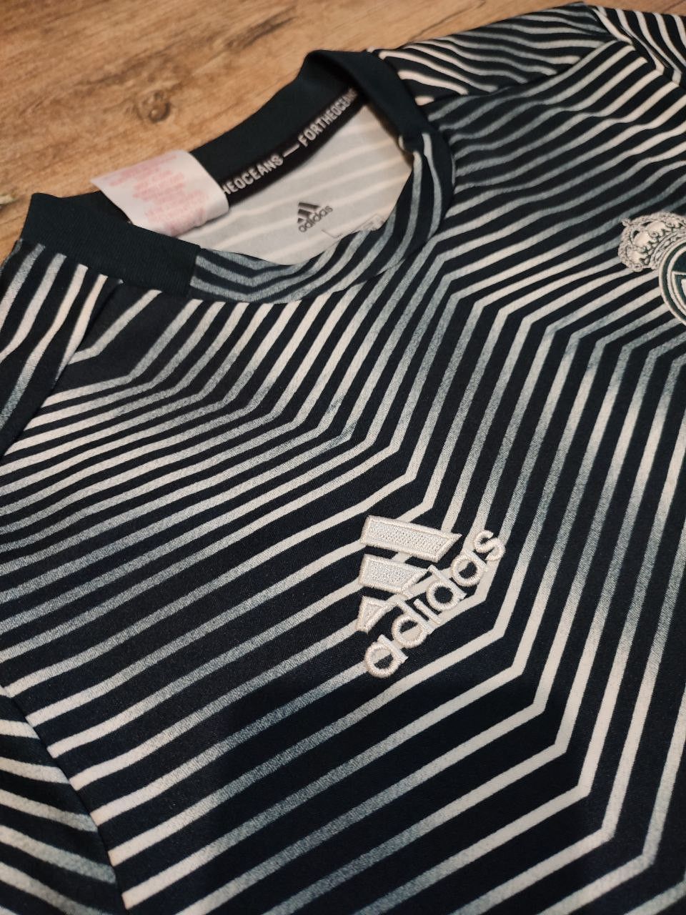 Adidas Adidas 2018 2019 Real Madrid Mens Football Shirt for Teenage Size US L / EU 52-54 / 3 - 4 Thumbnail