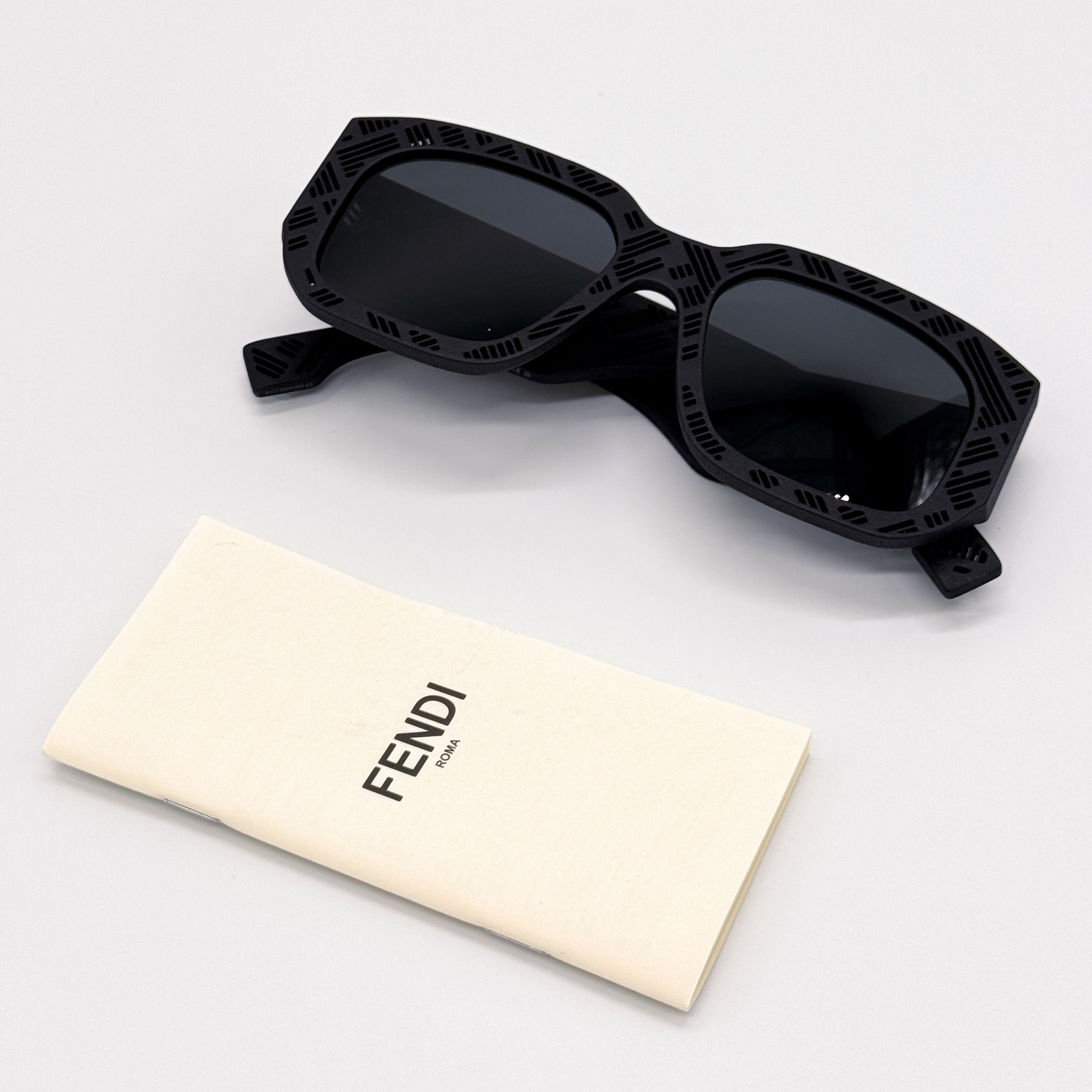 Fendi NEW FENDI FE40113I 02A MATTE BLACK UNISEX SUNGLASSES FENDI Size ONE SIZE - 12 Thumbnail