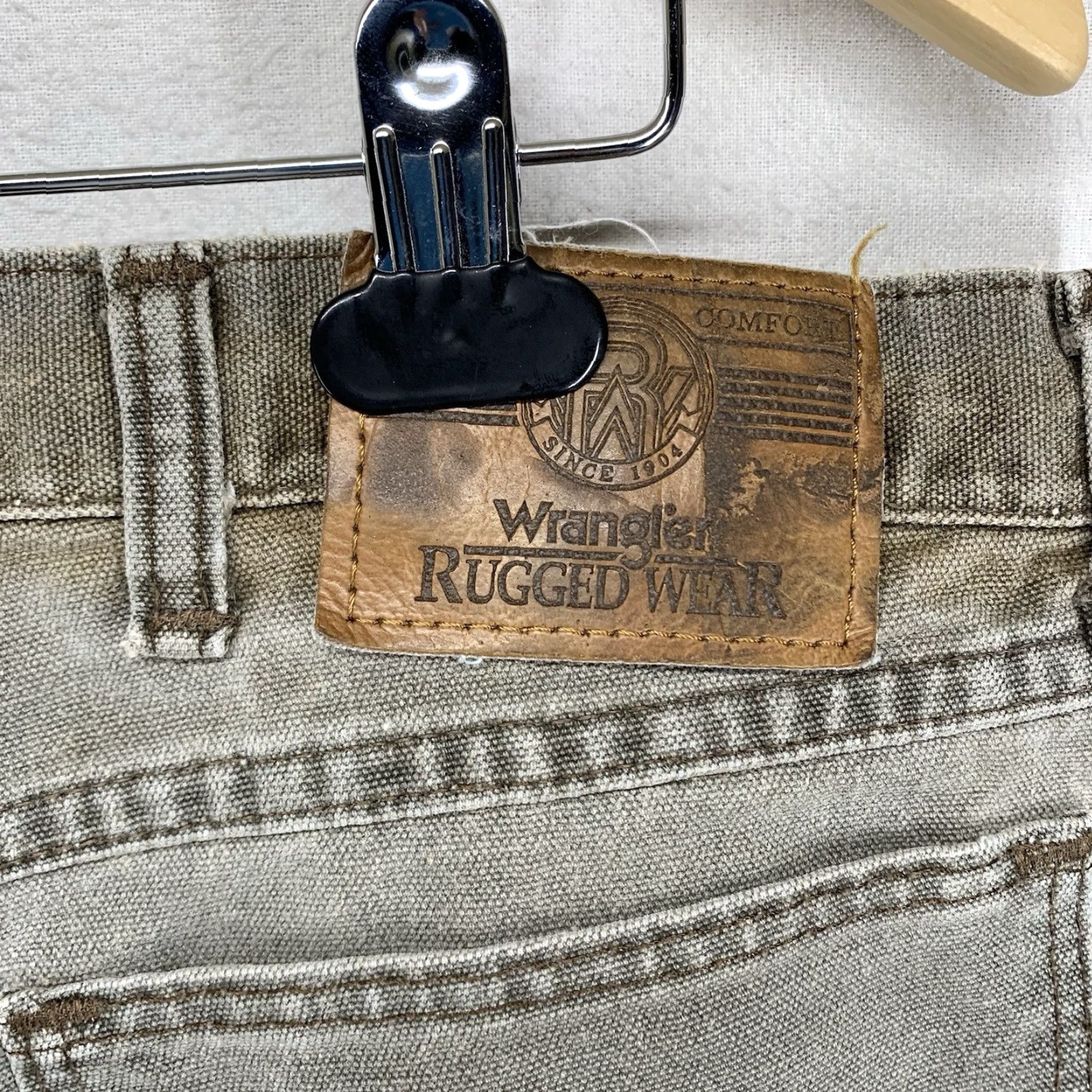 Wrangler VINTAGE Wrangler Rugged Wear Jeans Men 42x32 Denim High Rise Straight Beige USA Cowboy Outdoor Size US 42 / EU 58 - 3 Thumbnail