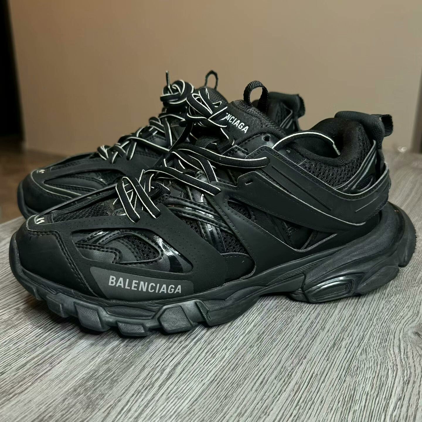 Balenciaga balenciaga track 1.0 black sneakers size 41 Size US 8.5 / EU 41-42 - 1 Thumbnail