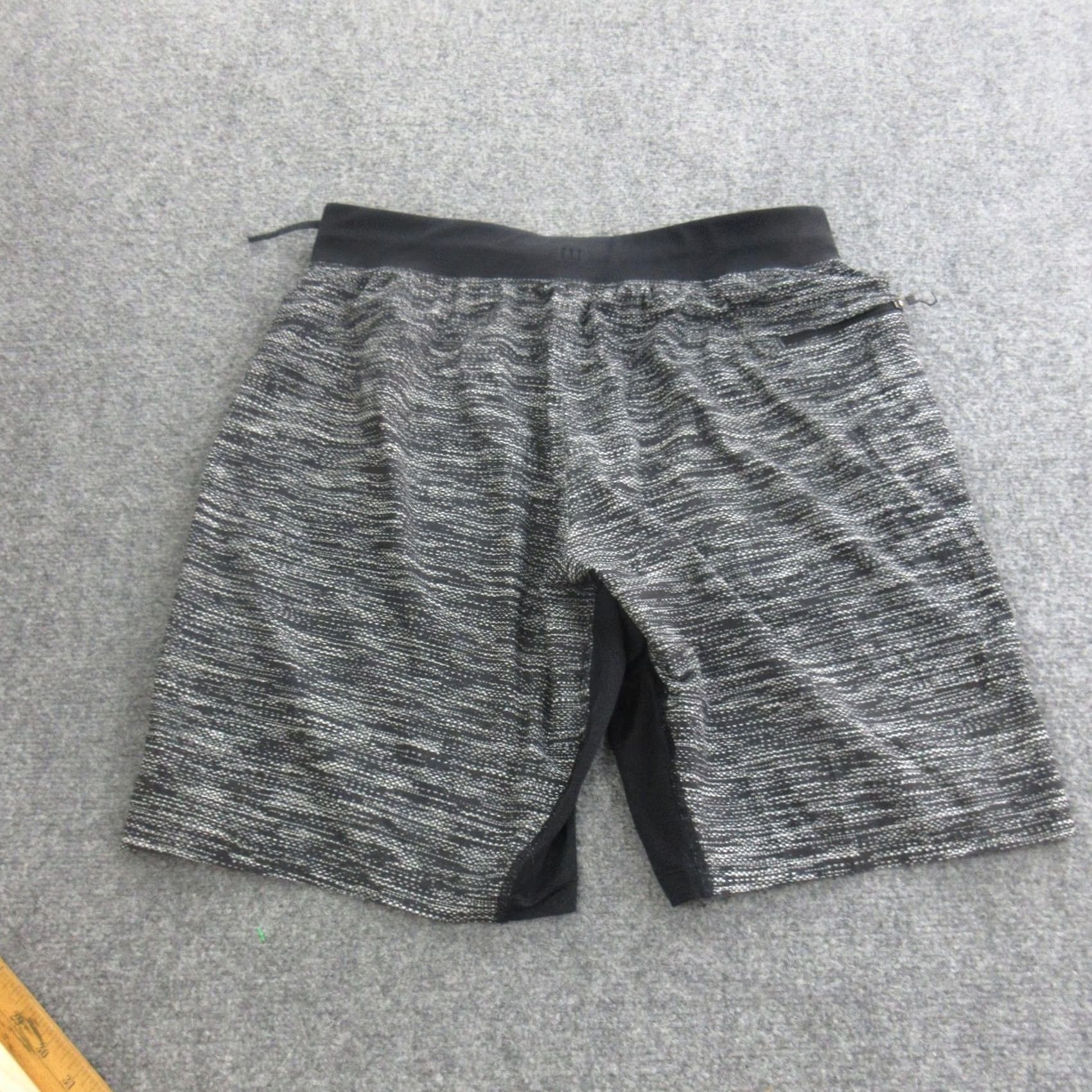 Lululemon Lululemon Shorts Mens Large Black Gray Space Dye Athletic Zip Pocket Training Size US 33 - 5 Thumbnail