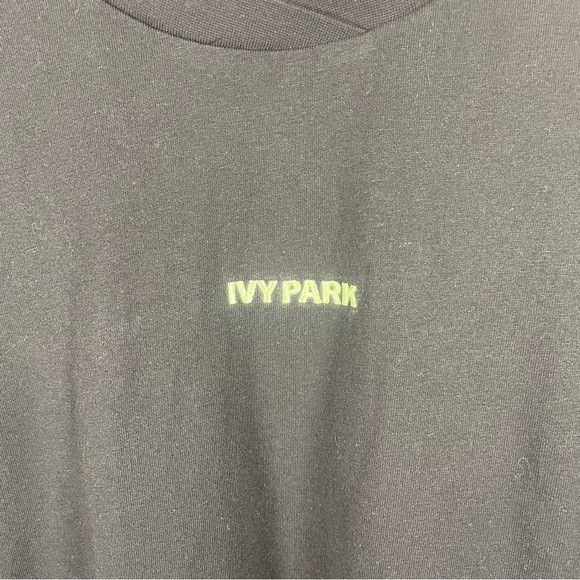Adidas × Beyonce × Ivy Park Adidas x Ivy Park x Beyonce T Shirt (Gender Neutral) Size US M / EU 48-50 / 2 - 4 Thumbnail