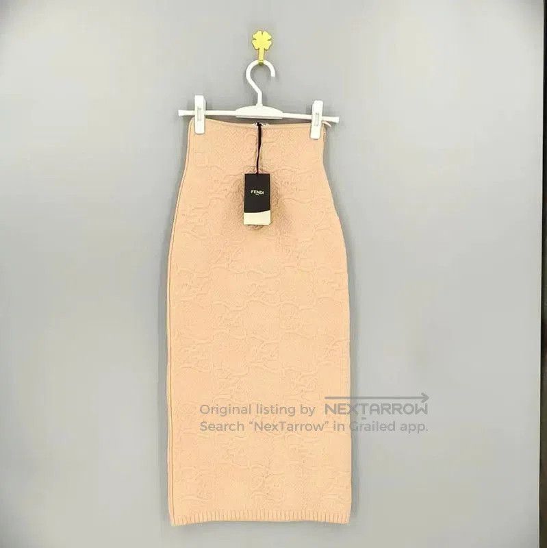 Fendi Fendi Pink Women's Midi Skirt in Size S . Size 23" - 1 Thumbnail