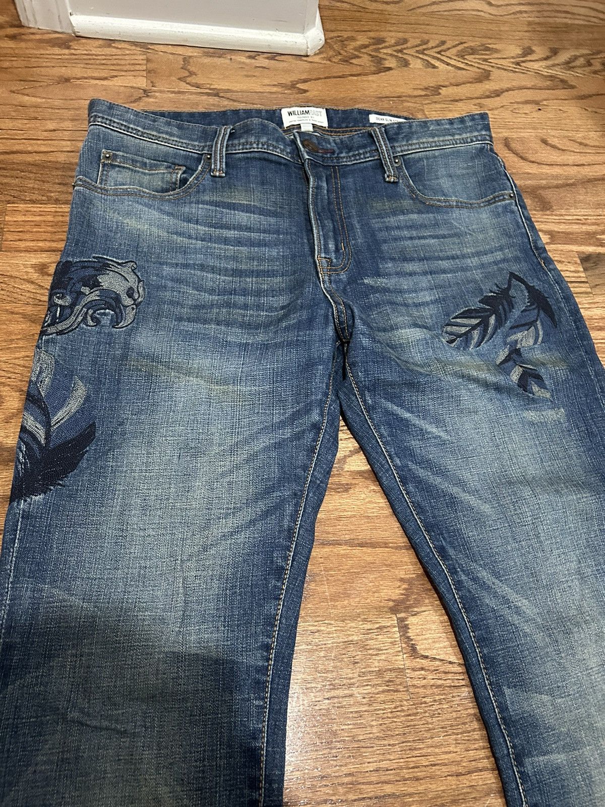 William Rast William Rast Embroidered Jeans Size US 32 / EU 48 - 2 Thumbnail