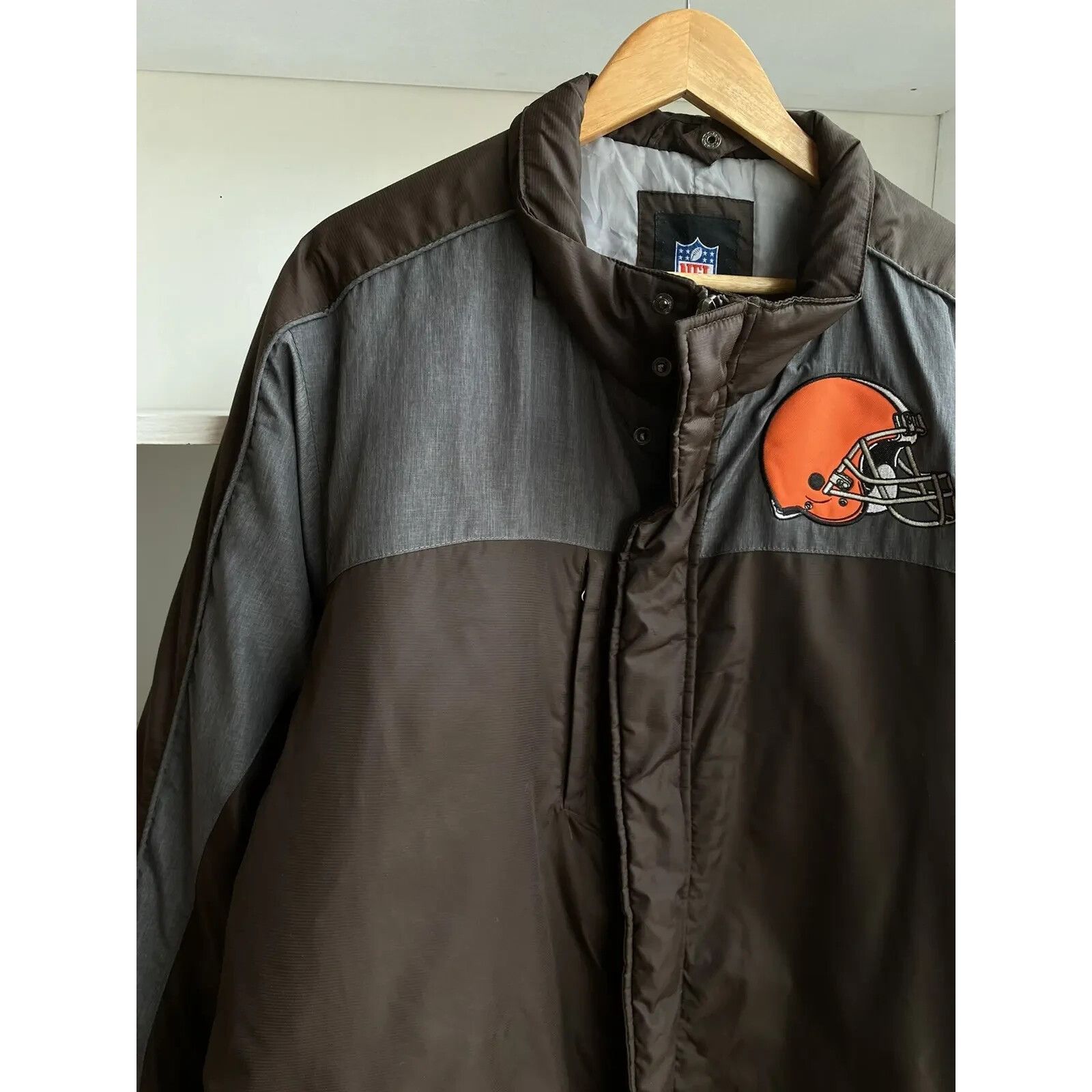 NFL Vintage Cleveland Browns NFL Parka Long Puffer Jacket Size US XL / EU 56 / 4 - 13 Thumbnail