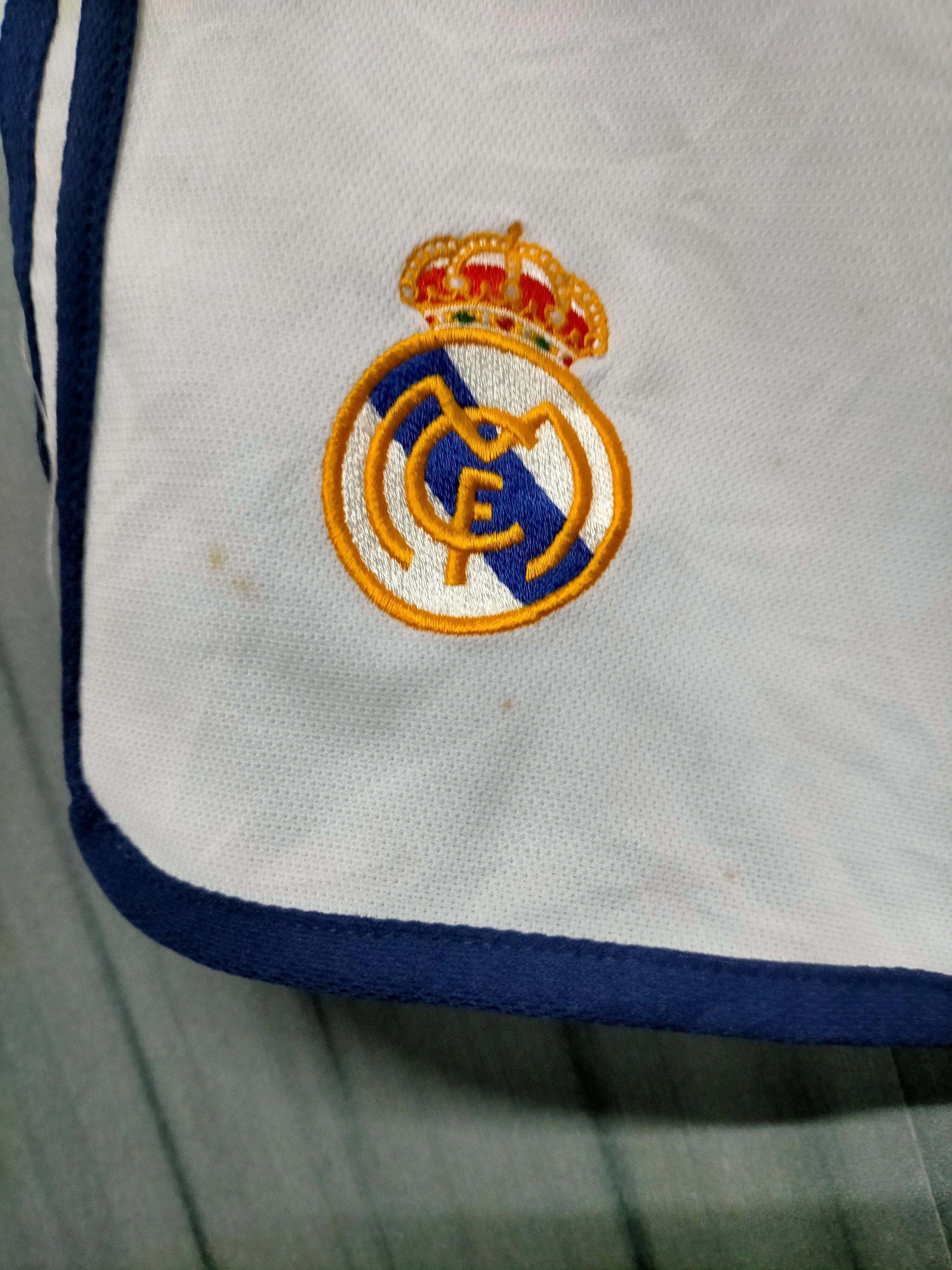 Adidas Vintage 2001 Real Madrid Footbal Jersey Short pants Size US 30 / EU 46 - 9 Thumbnail