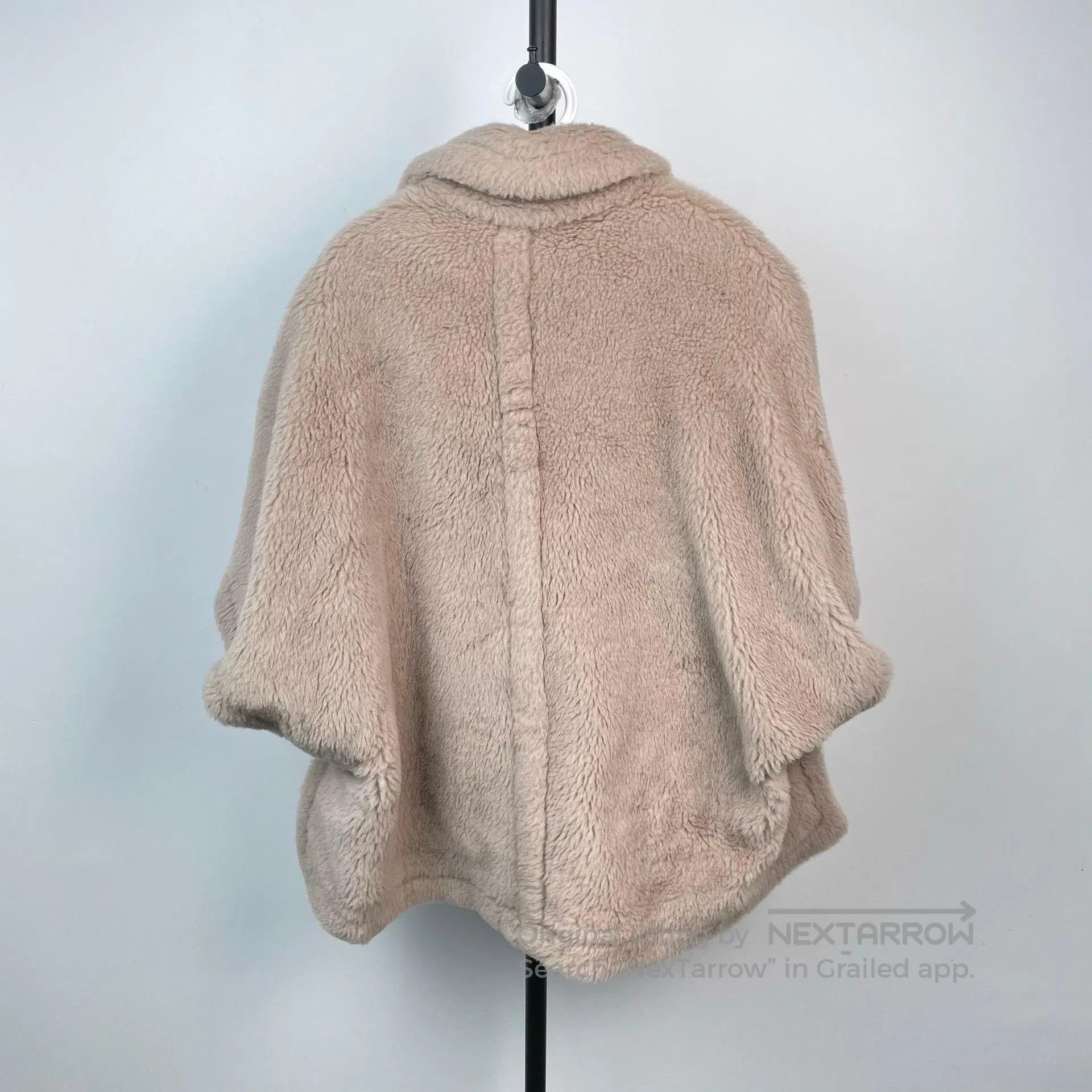 Max Mara Maxmara Beige Teddy Alpaca Coat. Size M / US 6-8 / IT 42-44 - 2 Thumbnail