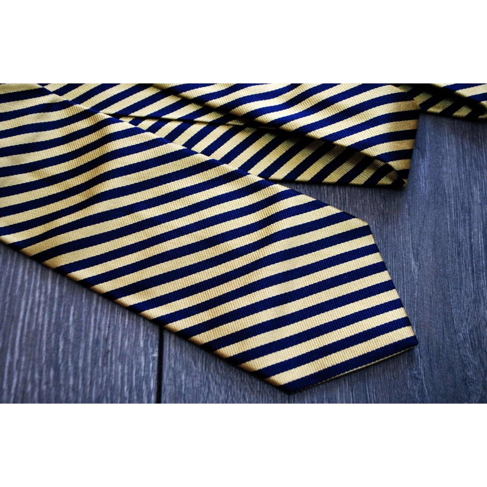 Brooks Brothers BROOKS BROTHERS GOLD MEN'S 100% SILK NECKTIE DESIGNER STRIPED ITALY/USA Size ONE SIZE - 3 Thumbnail