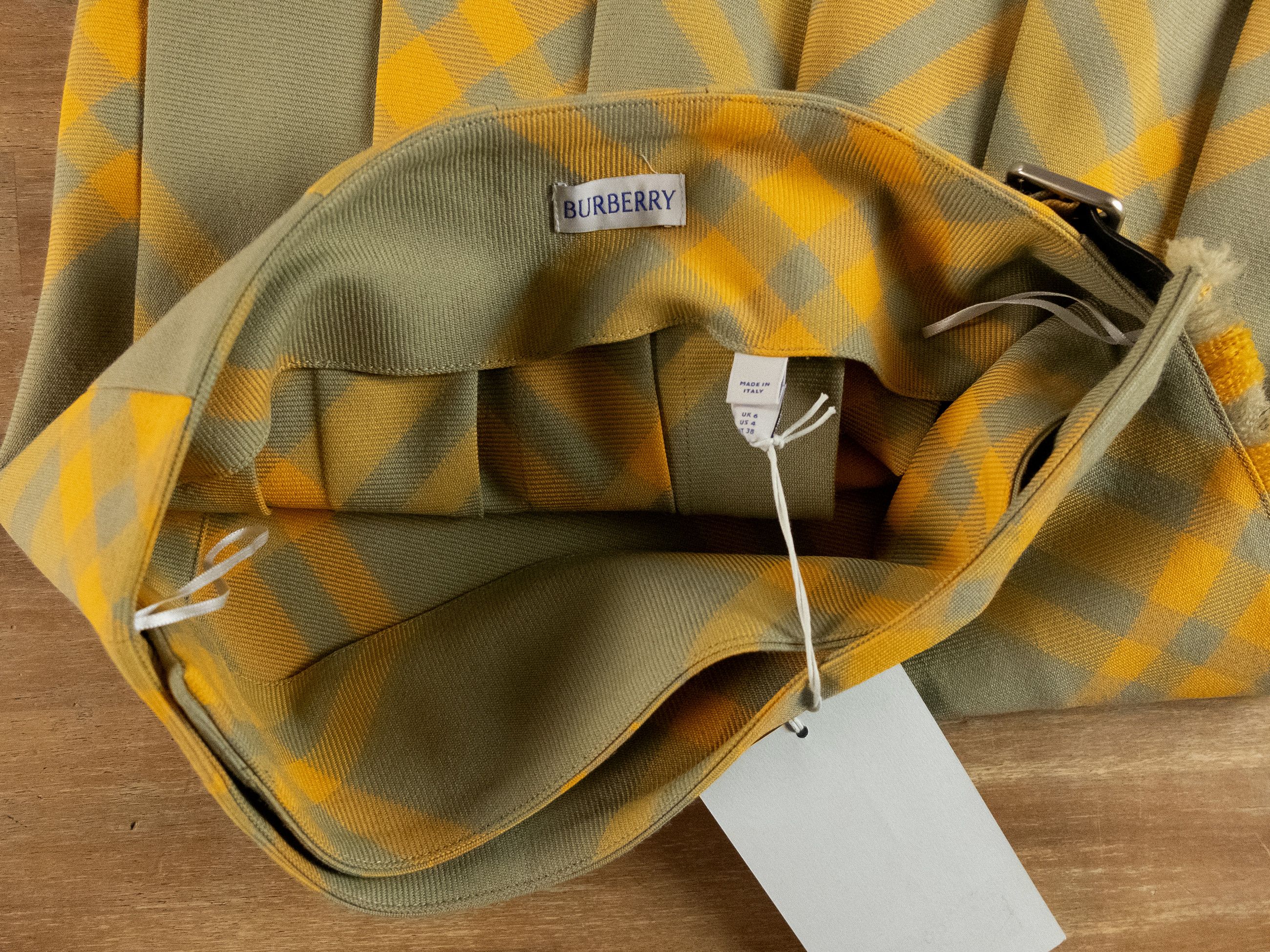 Burberry BURBERRY yellow beige check midi hunter skirt Daniel Lee Size 27" / US 4 / IT 40 - 12 Thumbnail
