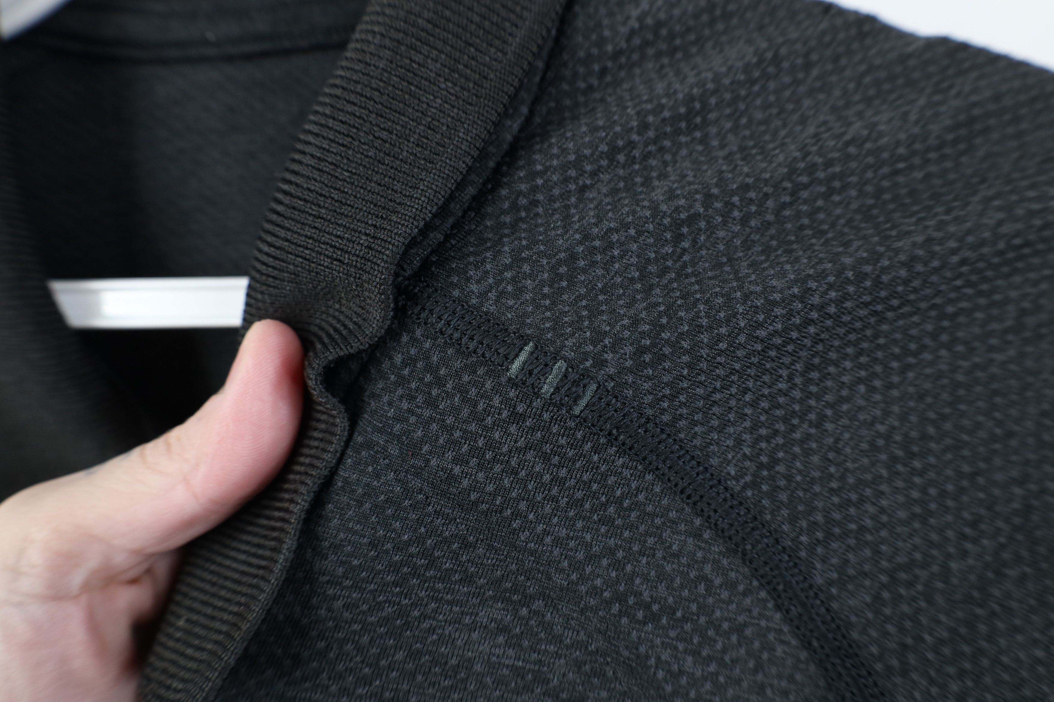 Lululemon Lululemon Vent Tech Knit Collared Golf Polo Shirt Black Size US L / EU 52-54 / 3 - 4 Thumbnail