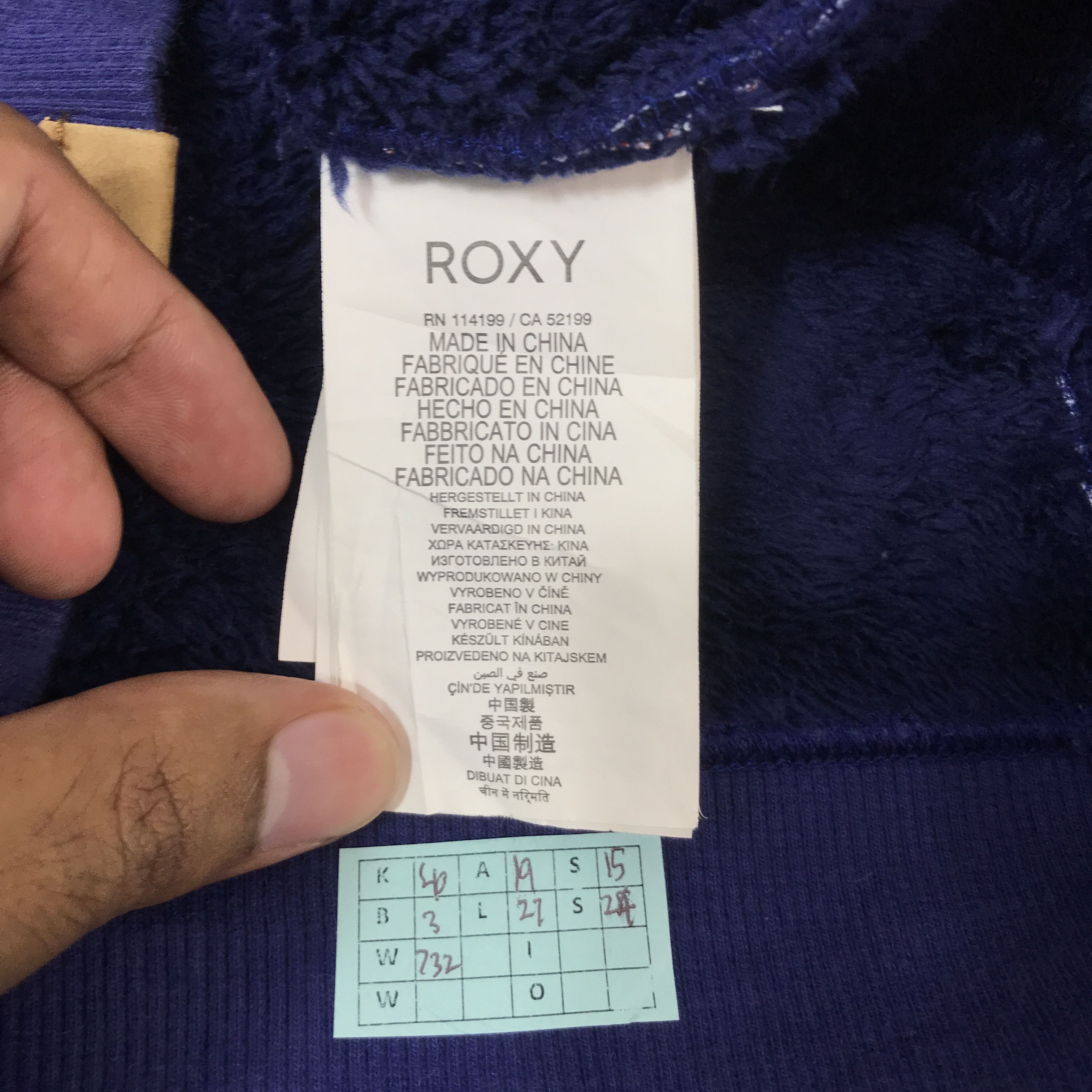 Japanese Brand JAPAN ROXY NAVAJO DESIGN HOODIES JACKET Size US M / EU 48-50 / 2 - 11 Thumbnail