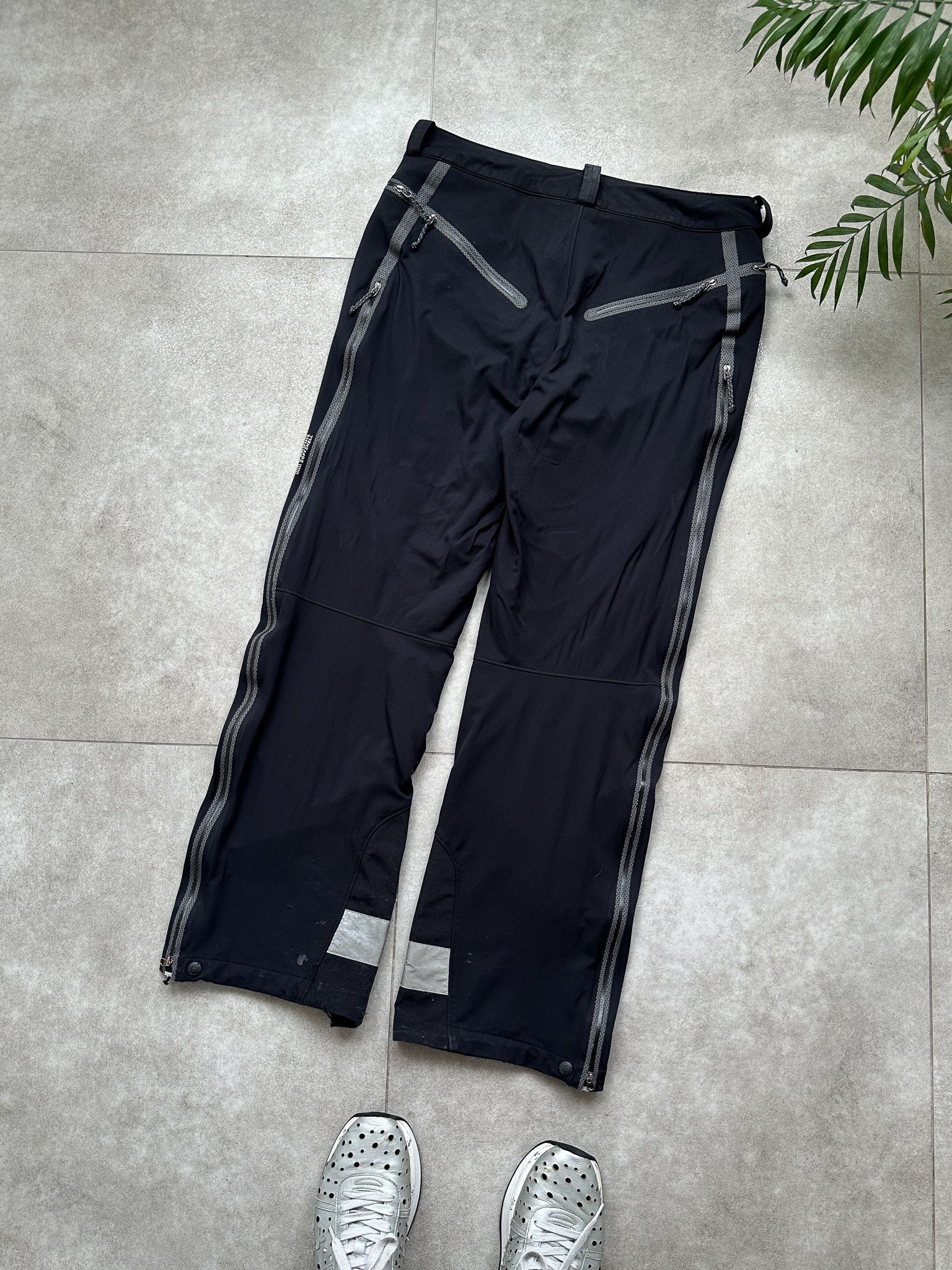 Mountain Hardwear Vintage Mountain Hardwear Hiking Outdoor Pants Size US 32 / EU 48 - 2 Thumbnail