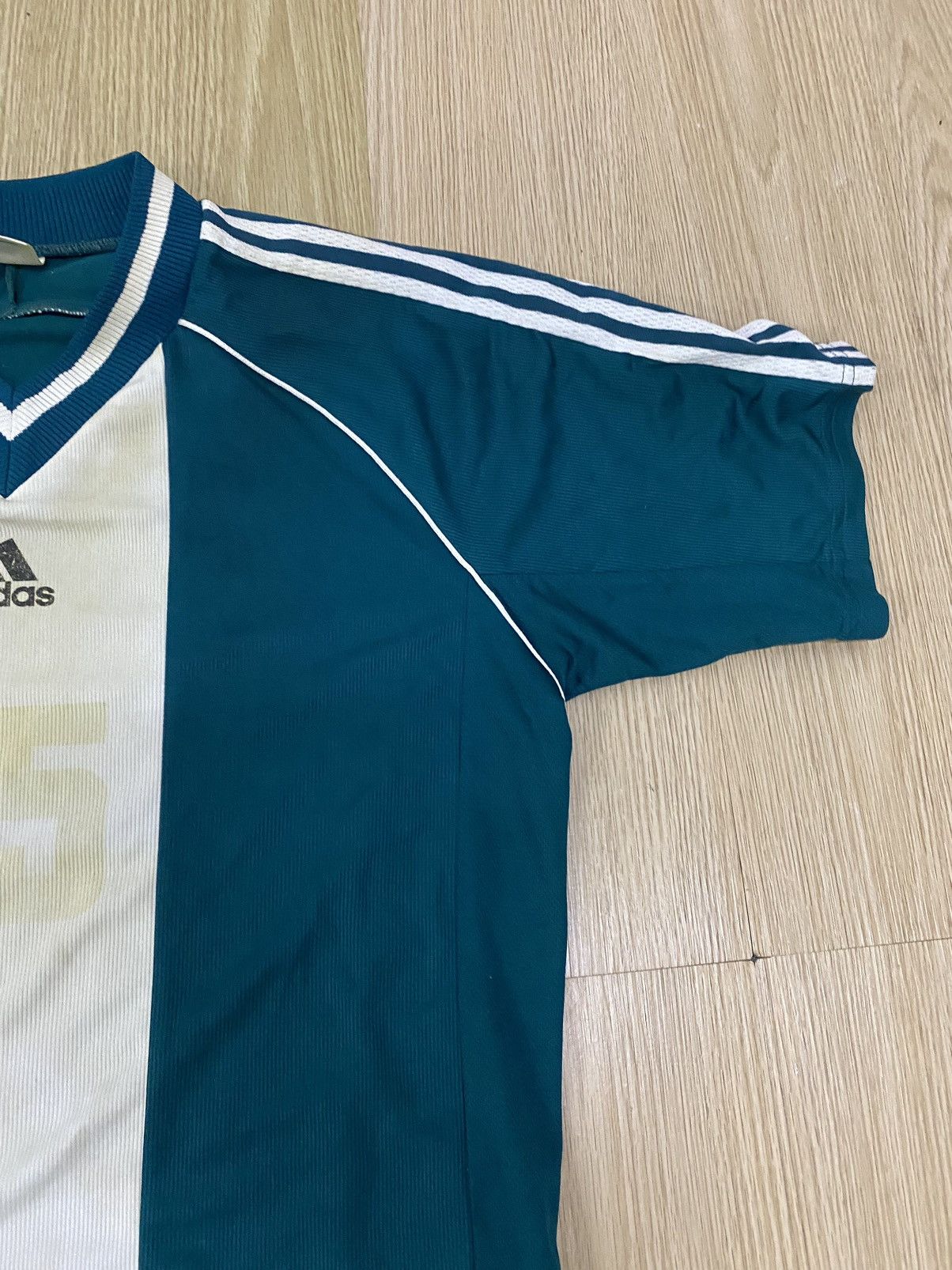 Adidas × Vintage Vintage adidas 15 jersey Size US M / EU 48-50 / 2 - 3 Thumbnail