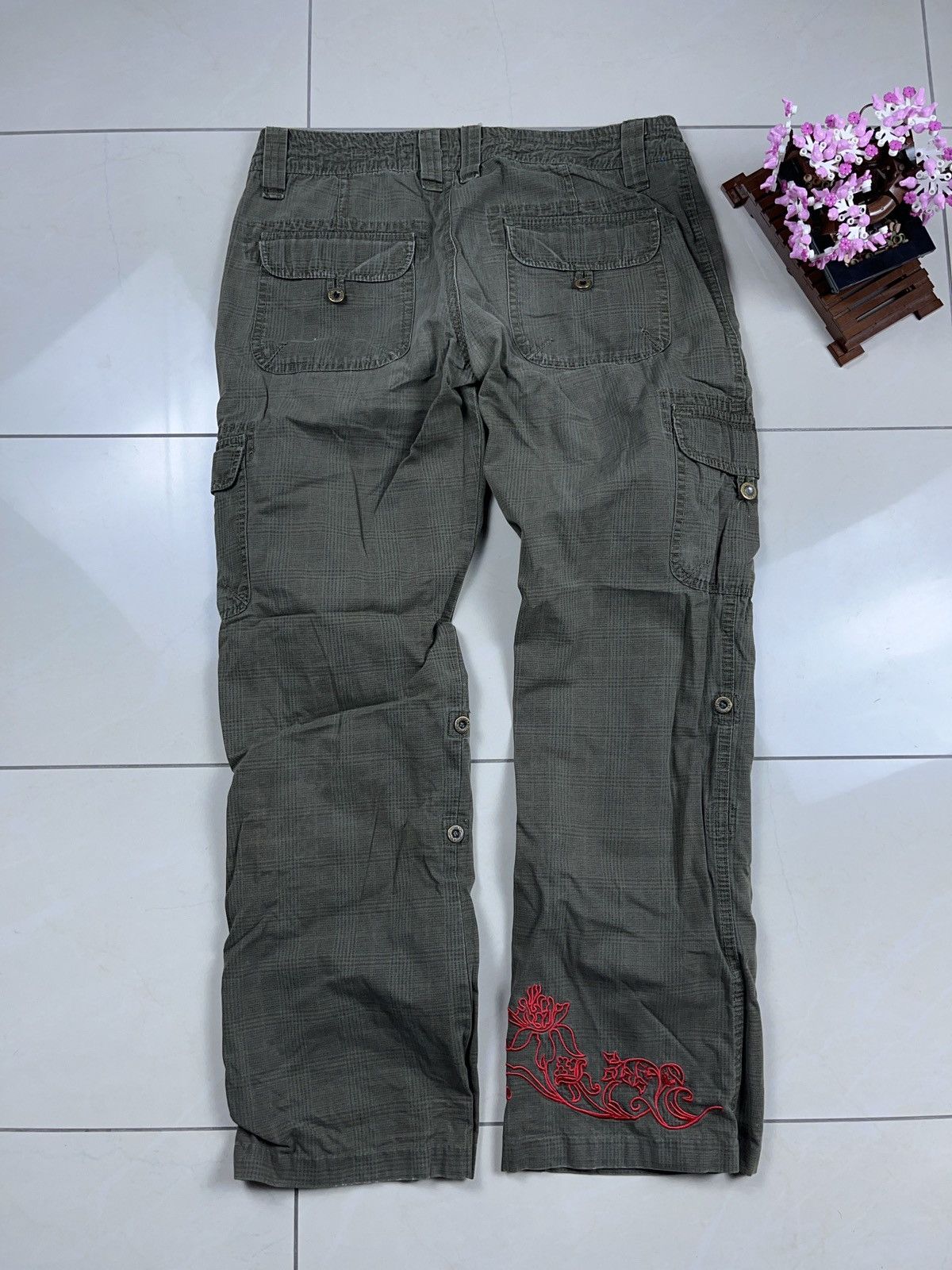 Japanese Brand × Vintage ➕ vintage y2k Maharishi style leg embroidery cargo pants Size 30" / US 8 / IT 44 - 2 Thumbnail