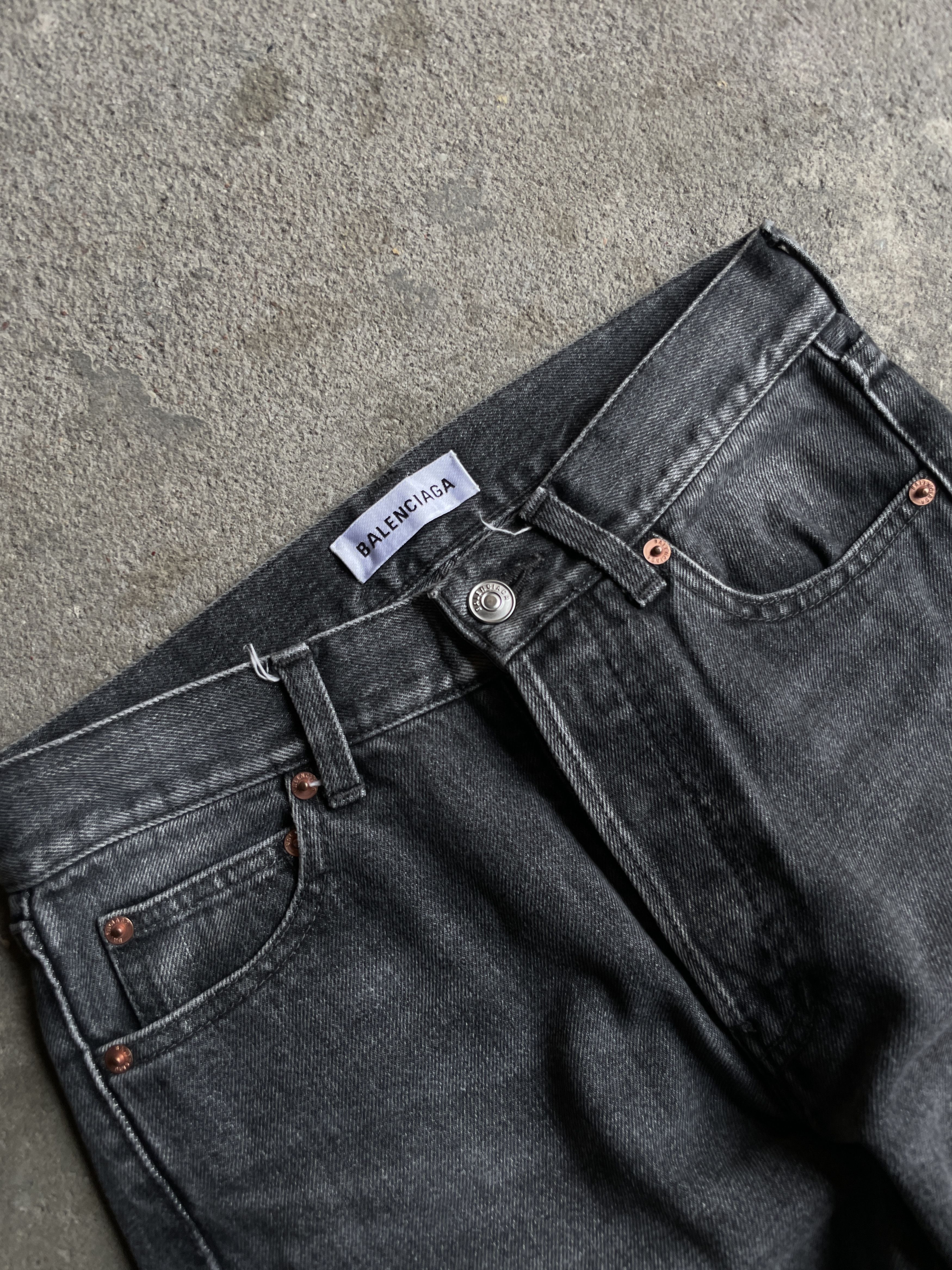 Affliction × Balenciaga Balenciaga Washed Faded Jeans Size US 26 / EU 42 - 2 Thumbnail