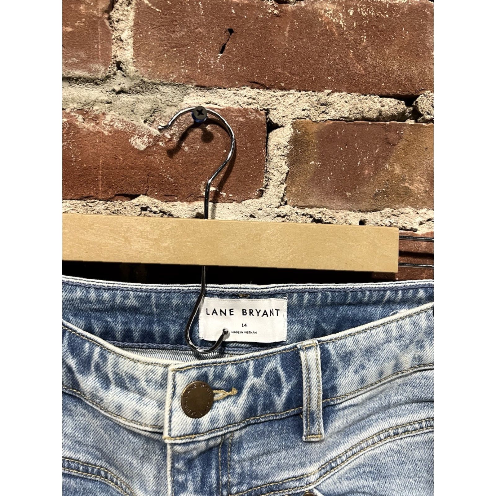 Vintage Lane Bryant Signature Fit Mid Rise Boyfriend Capri Womens Size 14 Jeans Blue Capris Size ONE SIZE - 3 Thumbnail