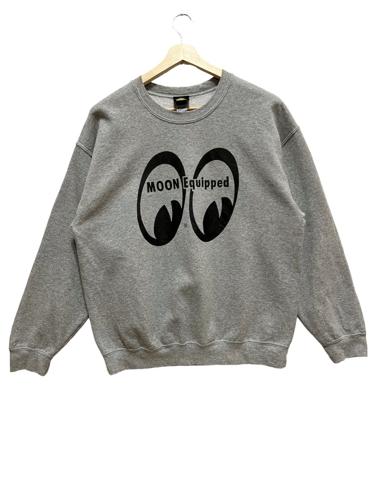 Japanese Brand Vintage 90s MOONEYES Big Logo Crewneck Sweatshirt Size L Size US L / EU 52-54 / 3 - 2 Thumbnail