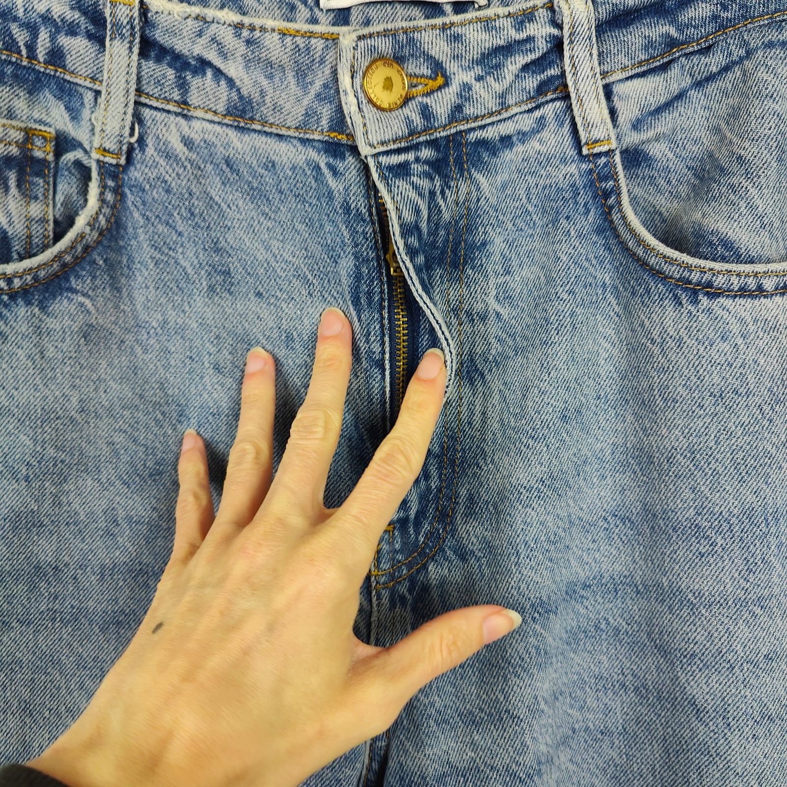 Zara Zara Straight Leg Jeans Womens 10 Raw Hem High Rise Size 32" / US 10 / IT 46 - 4 Thumbnail
