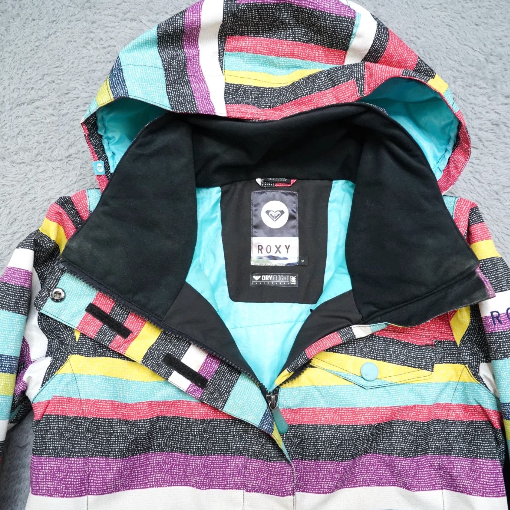 Vintage ROXY Rainbow Blue Snowboard Jacket Womens S Waterproof 10K Hooded Winter Casual Ski 90s Size S / US 4 / IT 40 - 3 Thumbnail