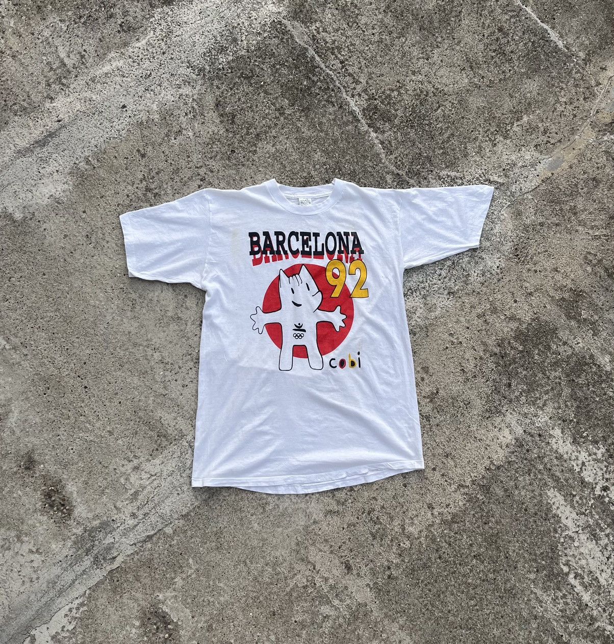 Vintage Vintage Barcelona 92' Olympics Mascot Cobi Comic Tee Size US L / EU 52-54 / 3 - 1 Thumbnail