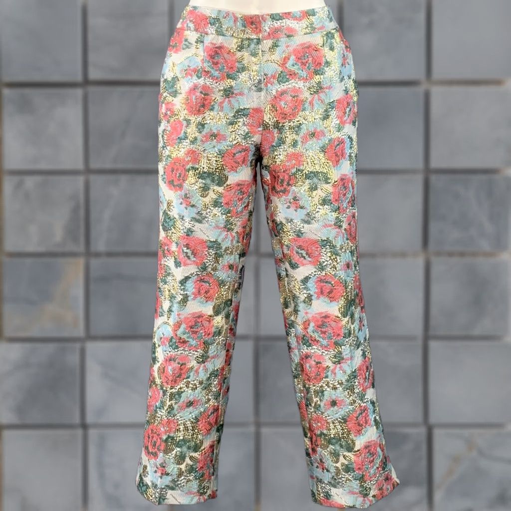 Dolce & Gabbana DOLCE & GABBANA Size 6 White Pink Jacquard Floral Capri Dress Pants Size 28" / US 6 / IT 42 - 1 Thumbnail
