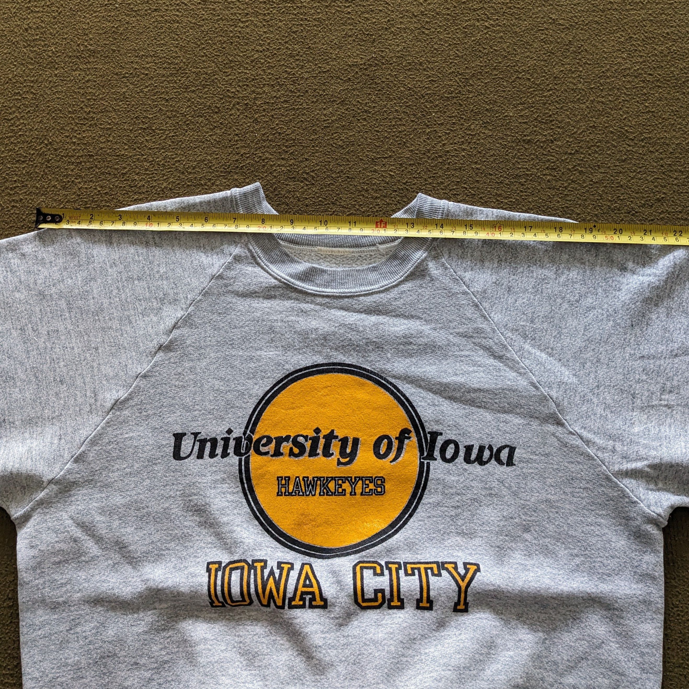 Vintage Vintage University Of Iowa Hawkeyes Sweatshirt Size US S / EU 44-46 / 1 - 5 Thumbnail