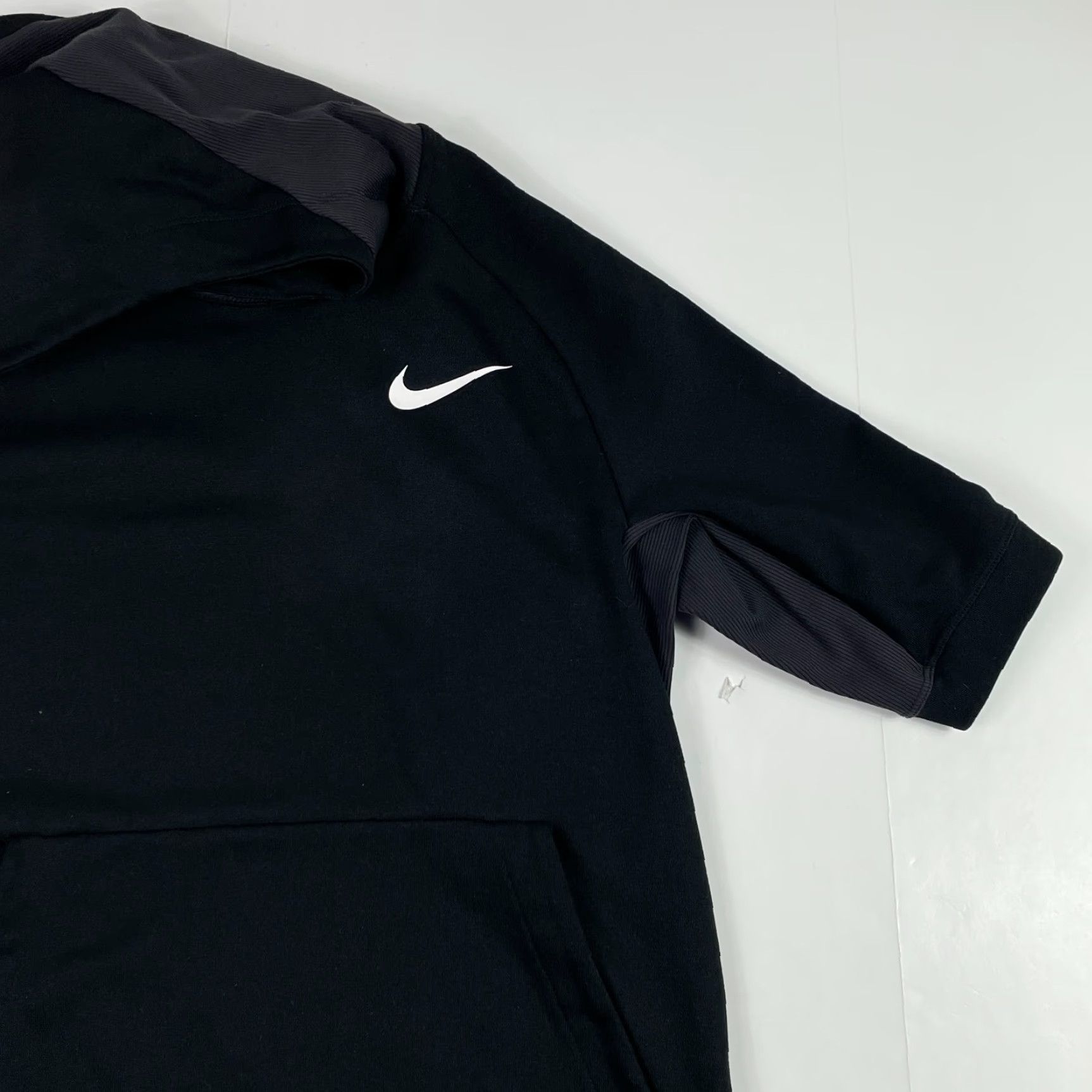 Nike VINTAGE Nike Hoodie Mens M Black Dri Fit Short Sleeve Workout Gym Training Lined Size US M / EU 48-50 / 2 - 3 Thumbnail