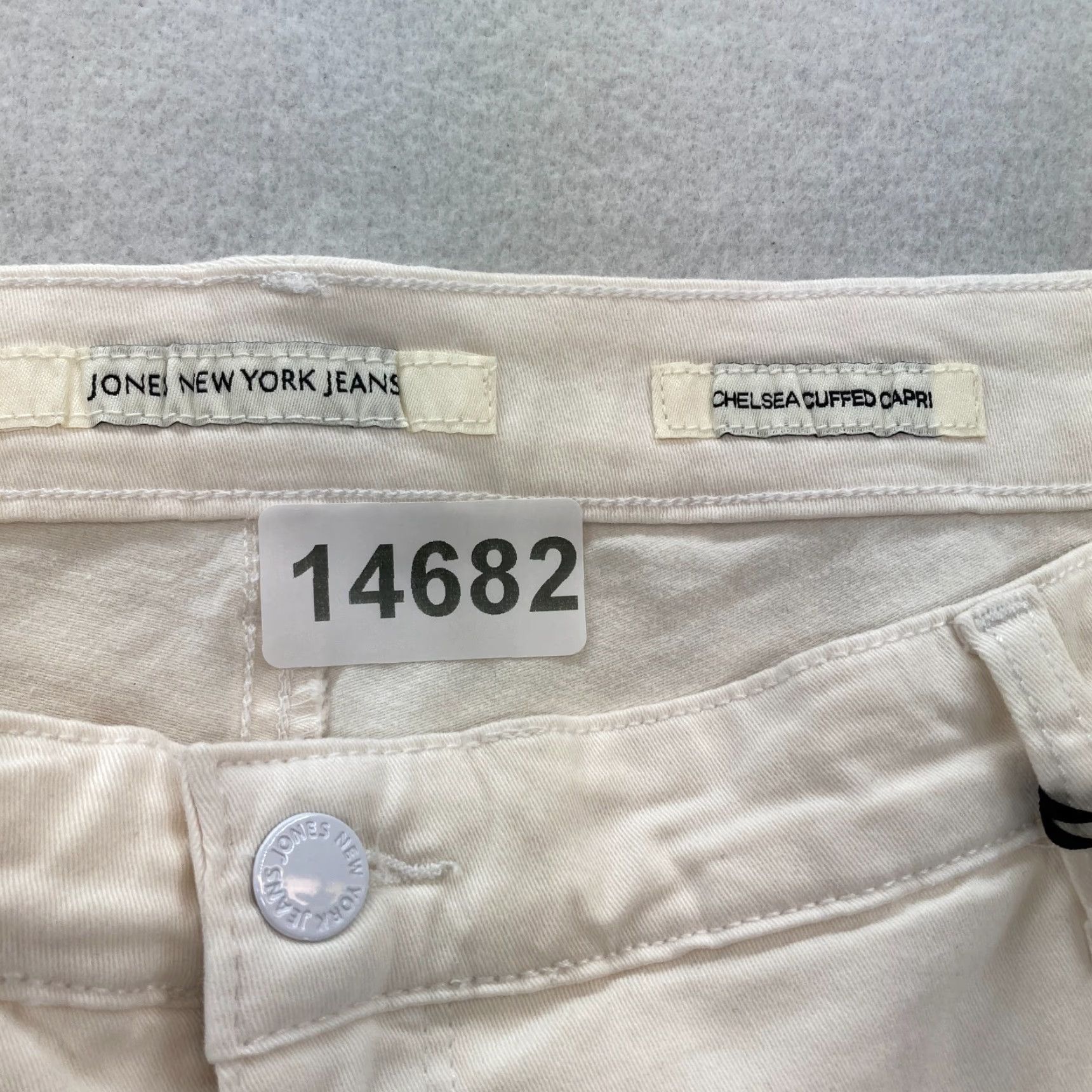Jones New York Jones New York Jeans Capri Women's Plus 22W Chelsea White Stretch Denim Size 40" / US 18 - 5 Thumbnail