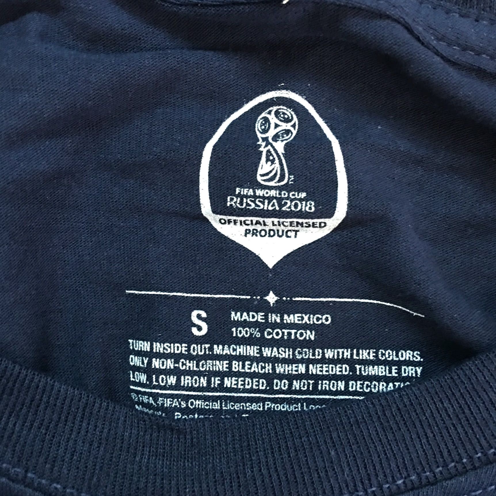 Vintage FIFA World Cup Emblem RUSSIA 2018 Shirt Mens Small Black Graphic Tee Size US S / EU 44-46 / 1 - 5 Thumbnail