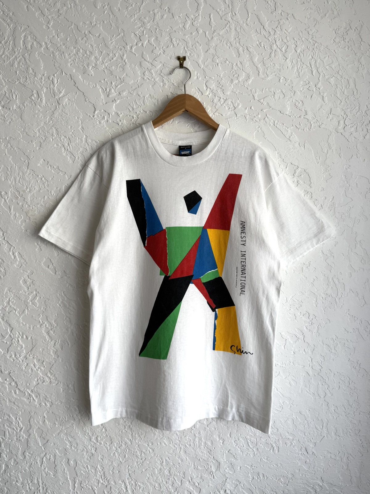 Vintage Amnesty International Shin Matsunaga Art Vintage T-shirt Size US L / EU 52-54 / 3 - 1 Thumbnail