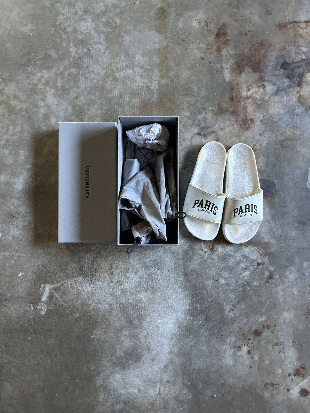 Balenciaga BALENCIAGA PARIS POOL SLIDES - PARIS EDITION Size US 9 / EU 42 - 8 Thumbnail