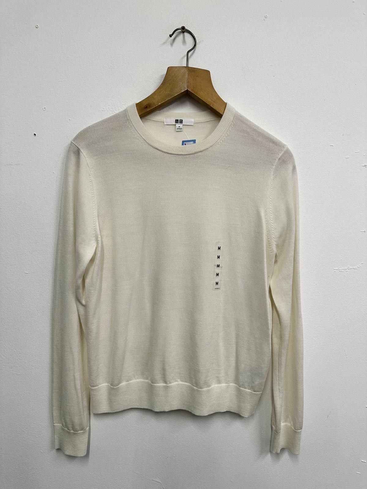 Uniqlo Uniqlo Cream Lightweight Sweater Size M Size US M / EU 48-50 / 2 - 1 Thumbnail